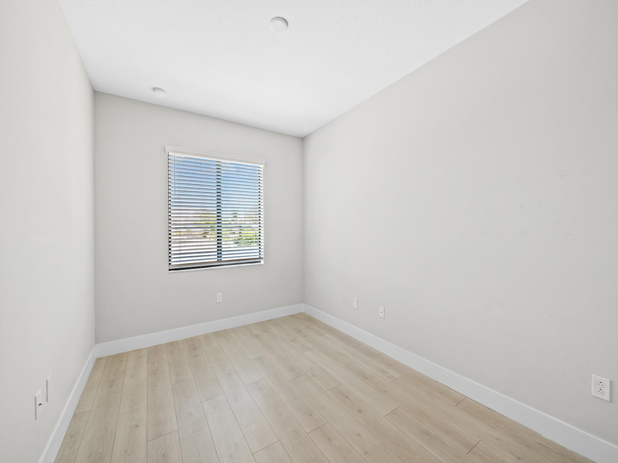 1406 SW 4th Ave 1406