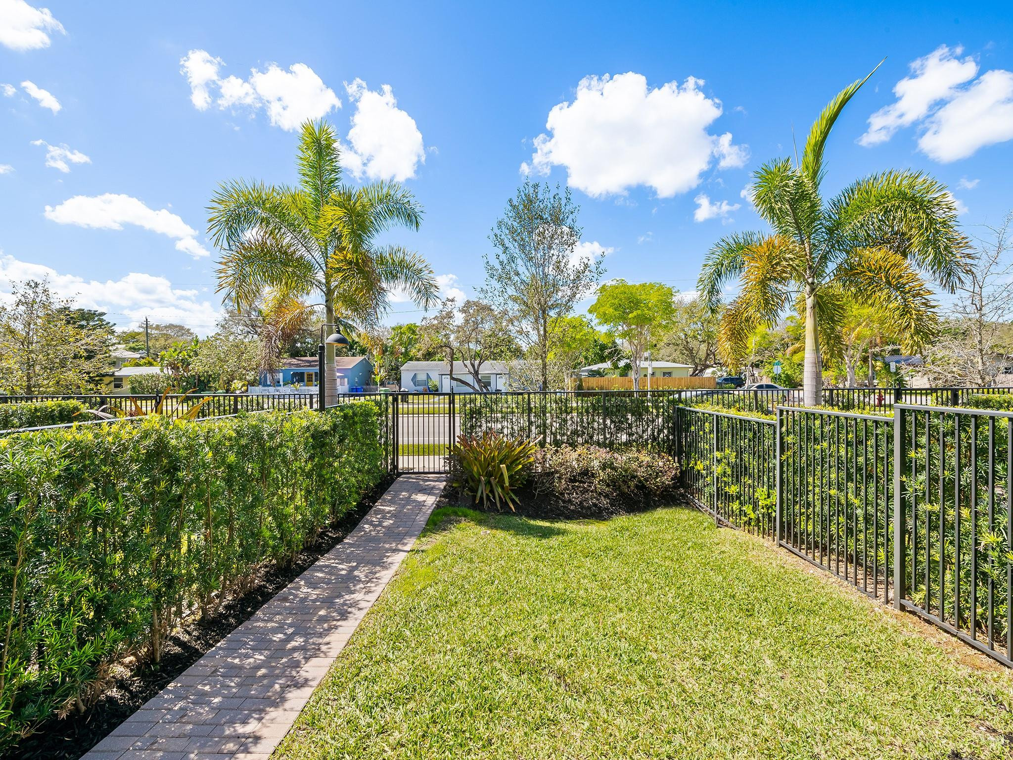 1406 SW 4th Ave 1406