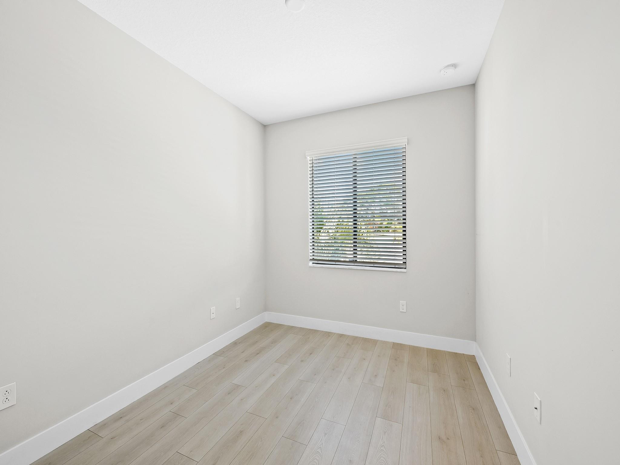 1406 SW 4th Ave 1406