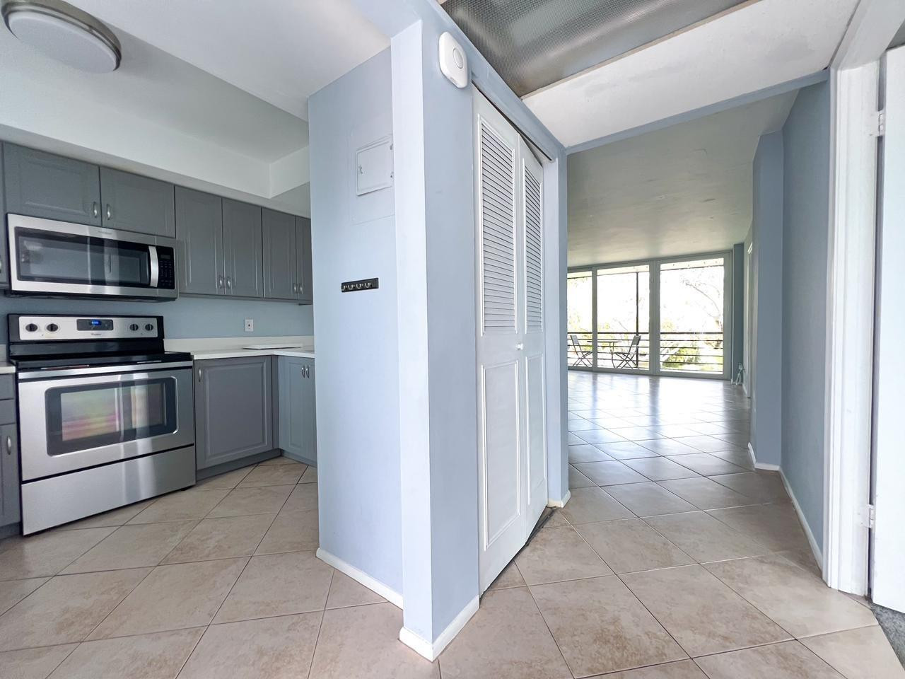 121 Royal Park Drive 3H, Oakland Park Unit: 3H