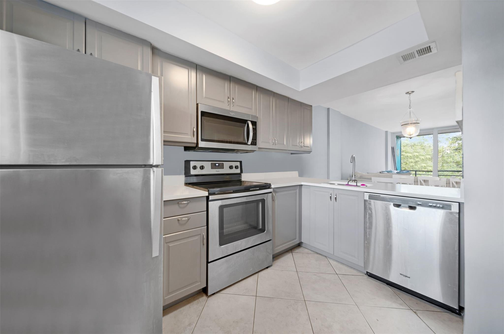 121 Royal Park Drive 3H, Oakland Park Unit: 3H