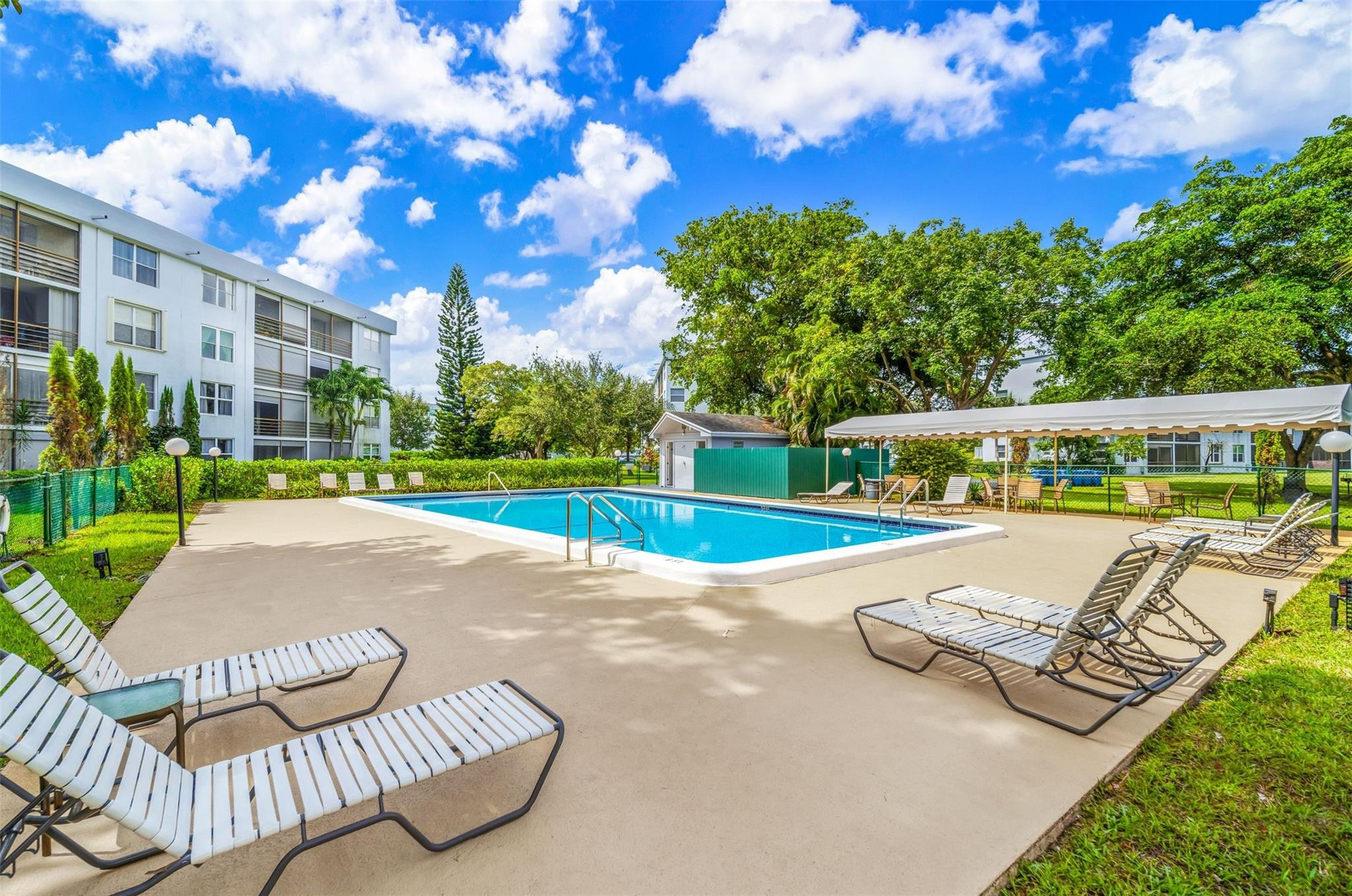 121 Royal Park Drive 3H, Oakland Park Unit: 3H