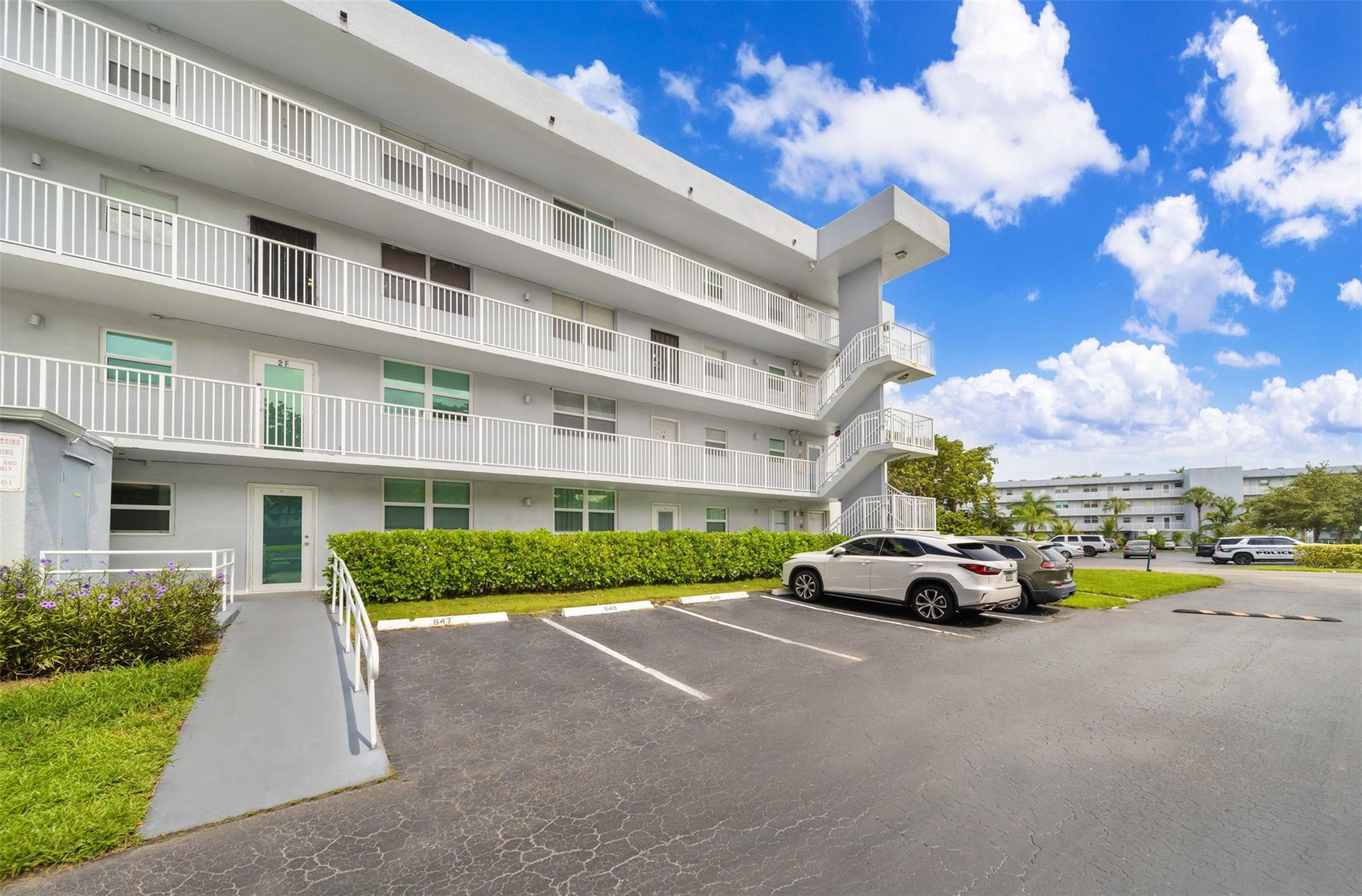 121 Royal Park Drive 3H, Oakland Park Unit: 3H