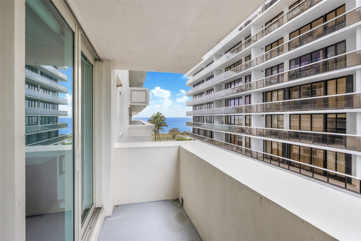 9499 Collins Ave 409