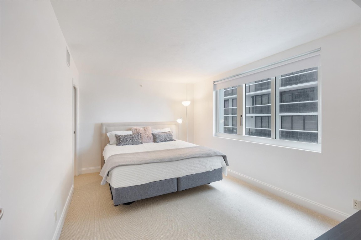 9499 Collins Ave 409