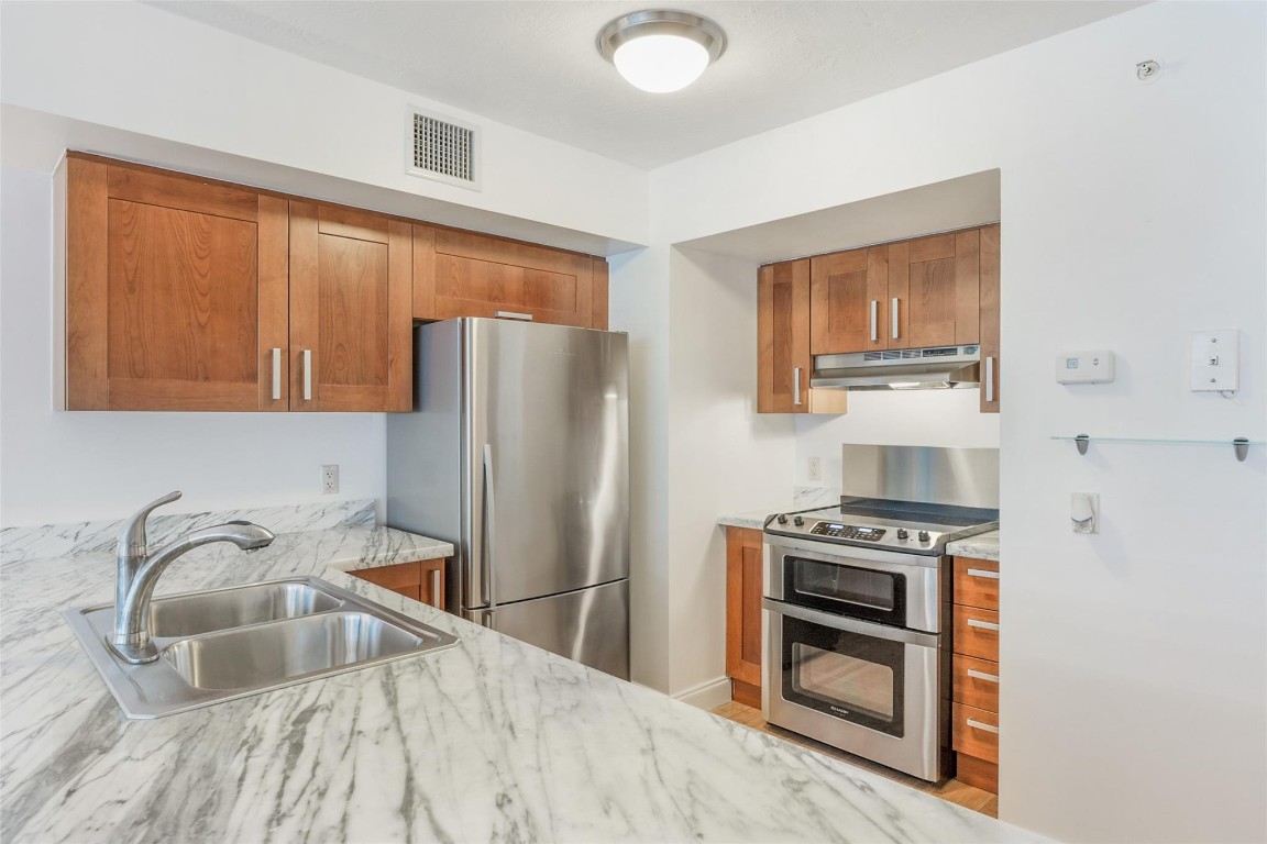 9499 Collins Ave 409