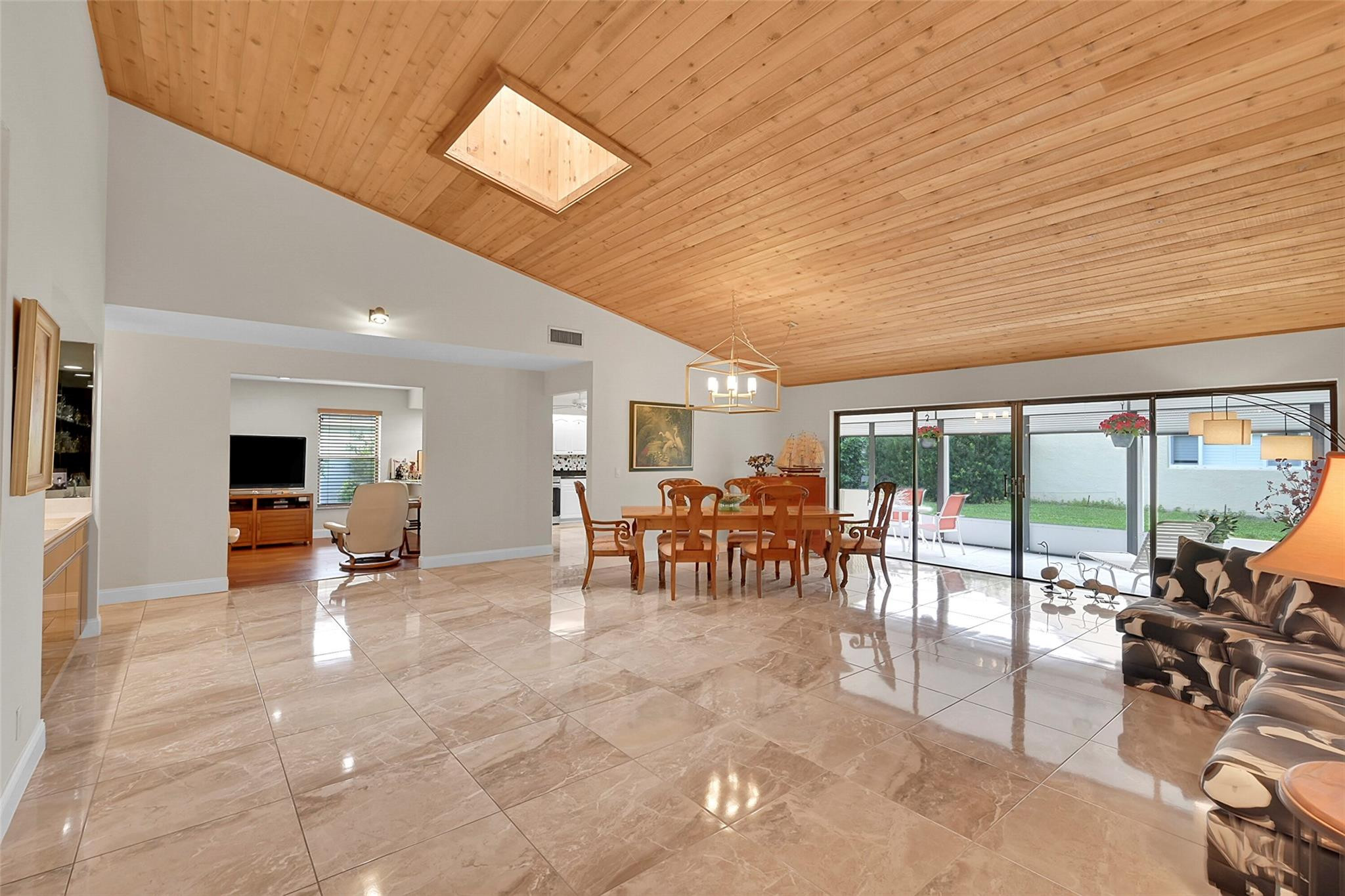 2318 SW 23rd Cranbrook Dr