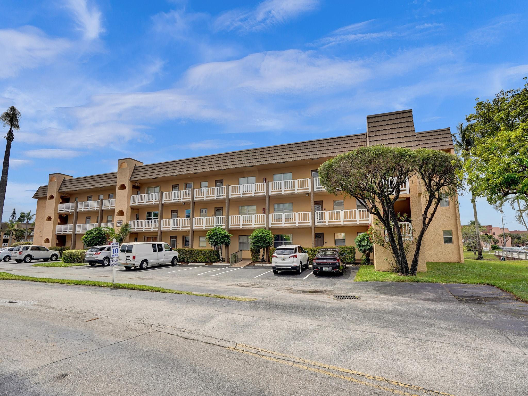 9380 Sunrise Lakes Blvd 312