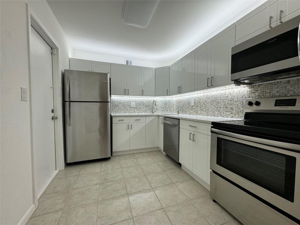 124 NE 19th Court 205B, Wilton Manors Unit: 205B