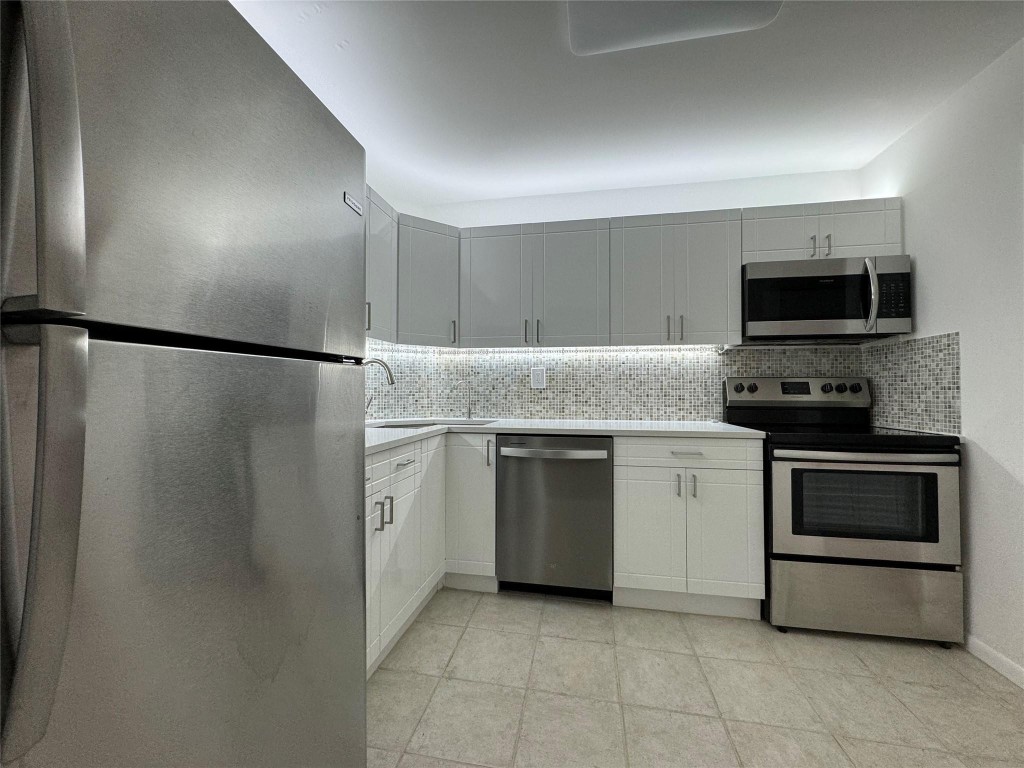 124 NE 19th Court 205B, Wilton Manors Unit: 205B