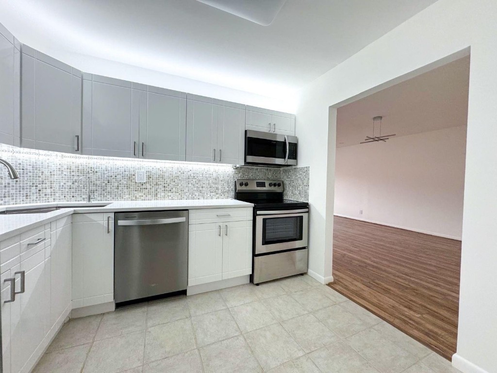 124 NE 19th Court 205B, Wilton Manors Unit: 205B