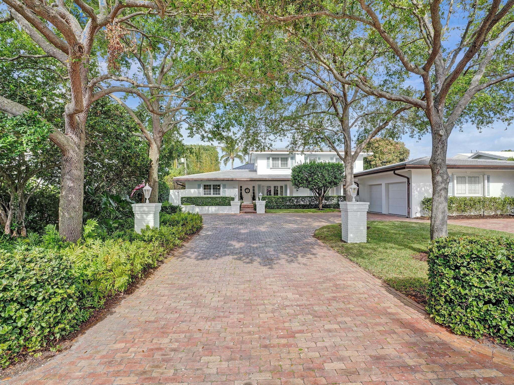 711 INTRACOASTAL DR
