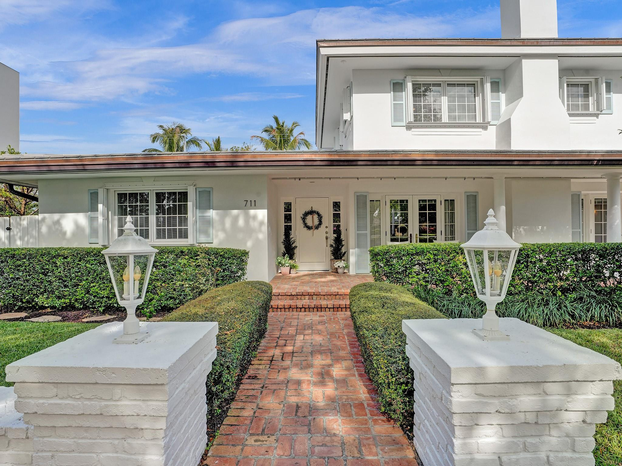 711 INTRACOASTAL DR