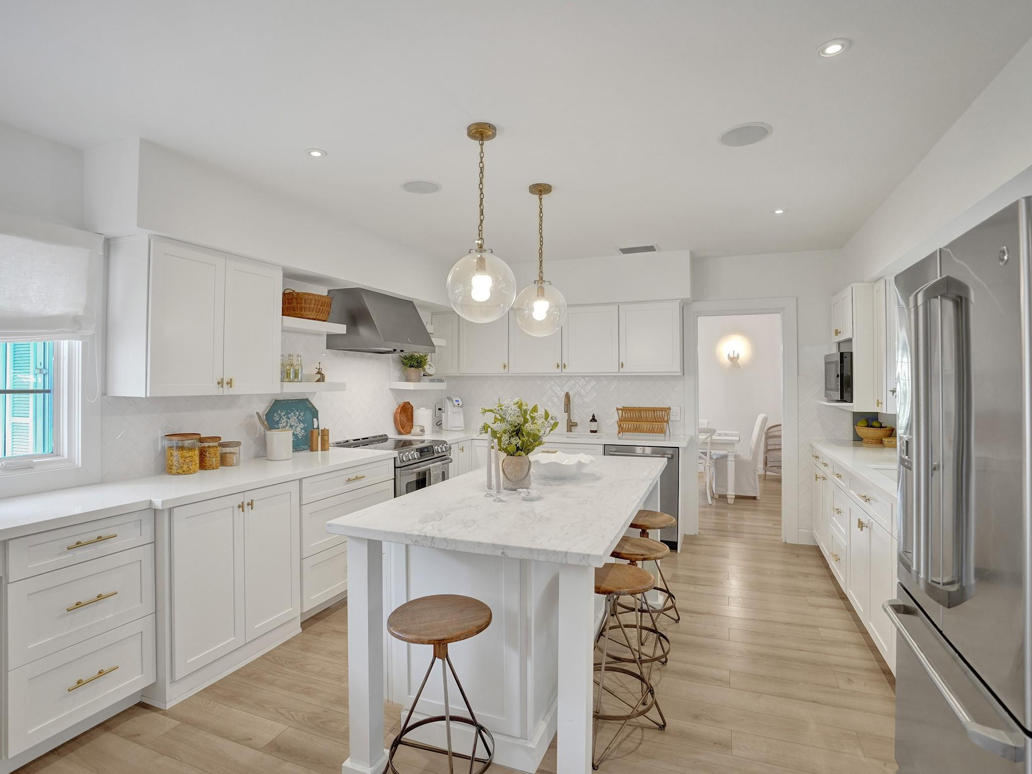 711 INTRACOASTAL DR