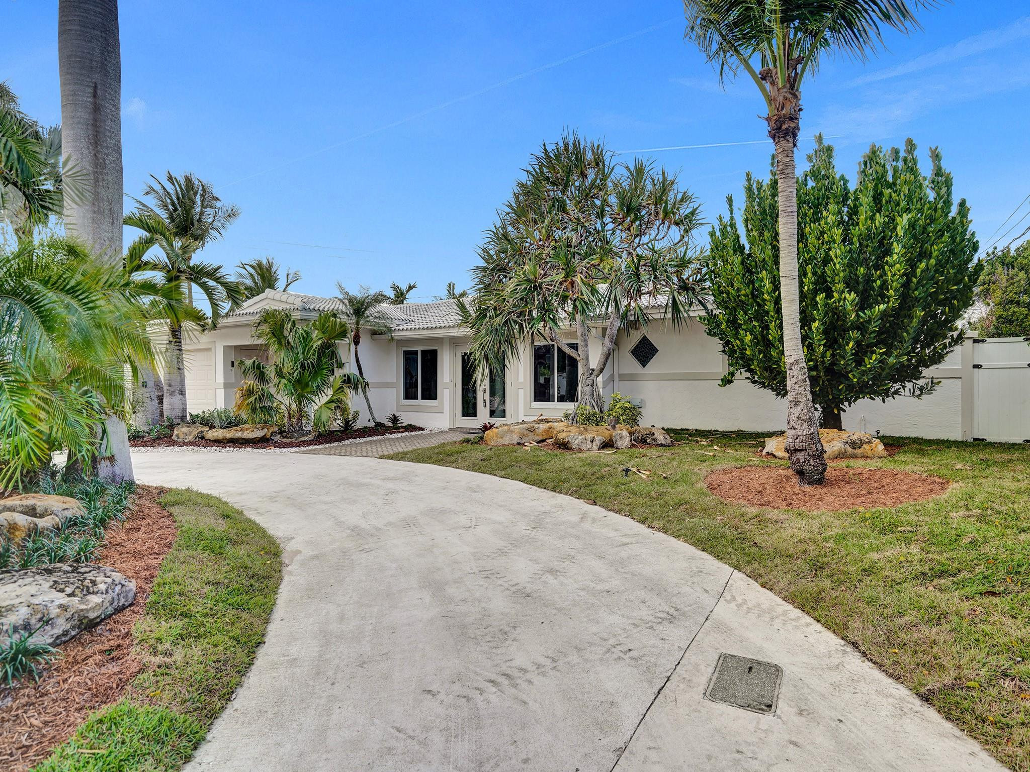 901 SE 10th Ct