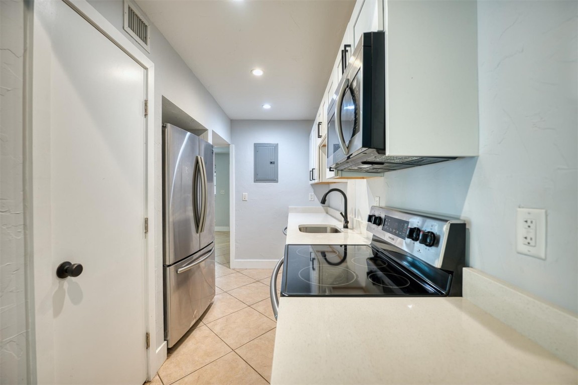 820 N Victoria Park Rd 5