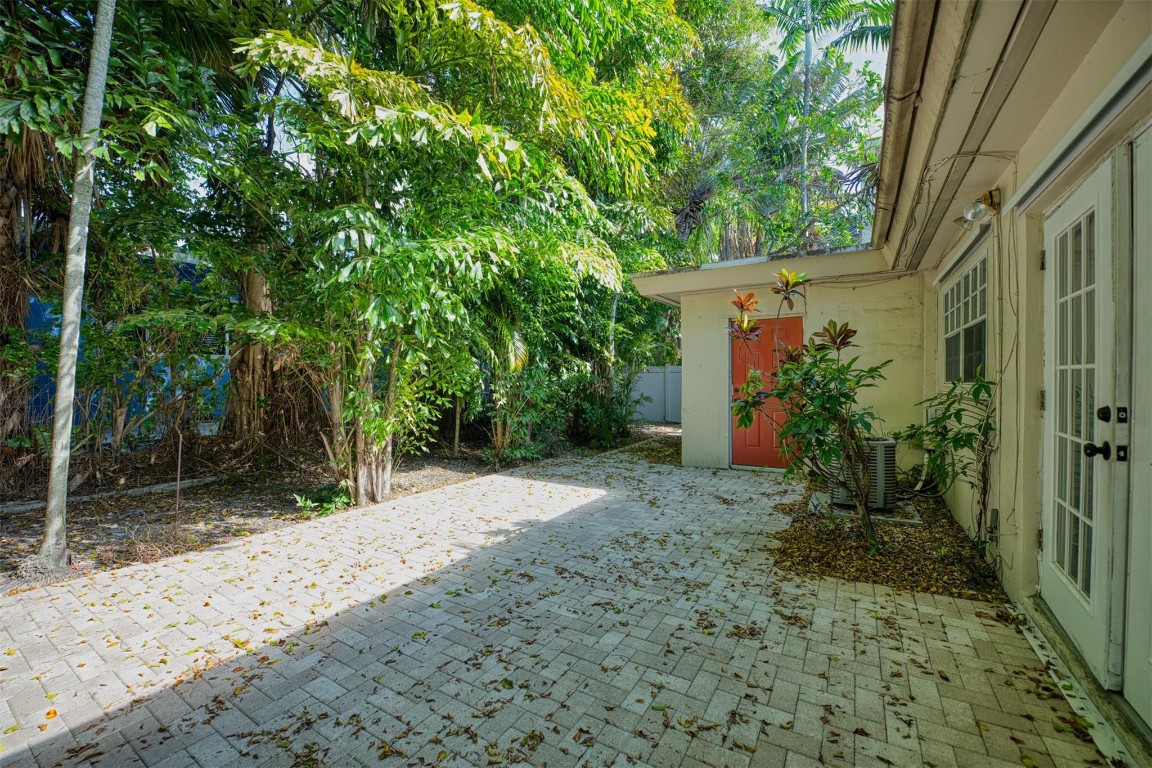 820 N Victoria Park Rd 5