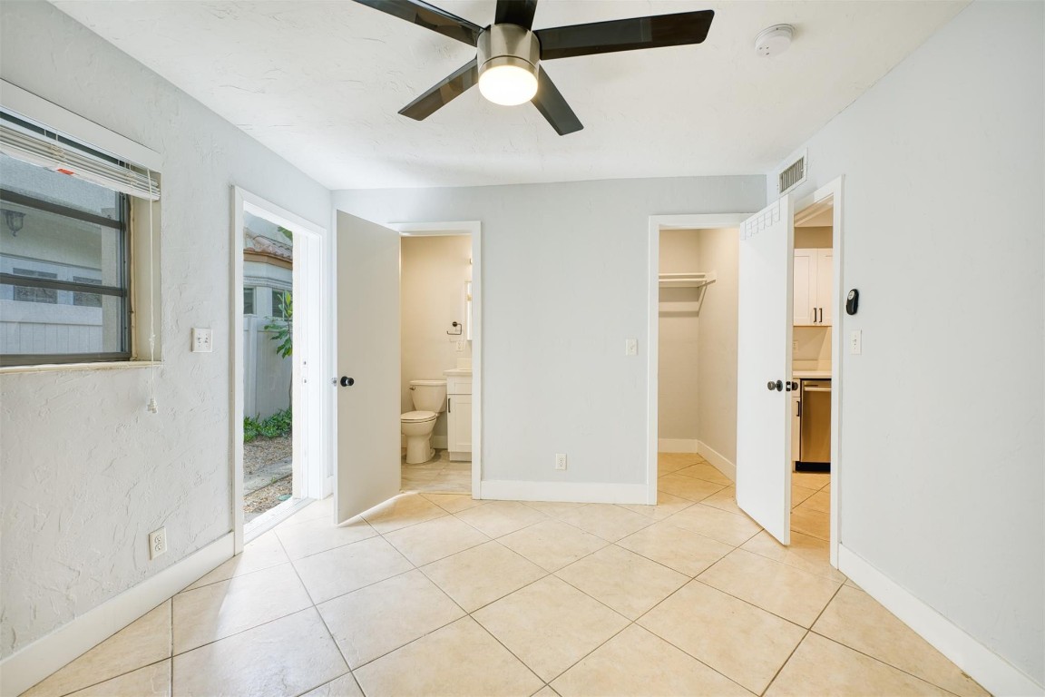 820 N Victoria Park Rd 5