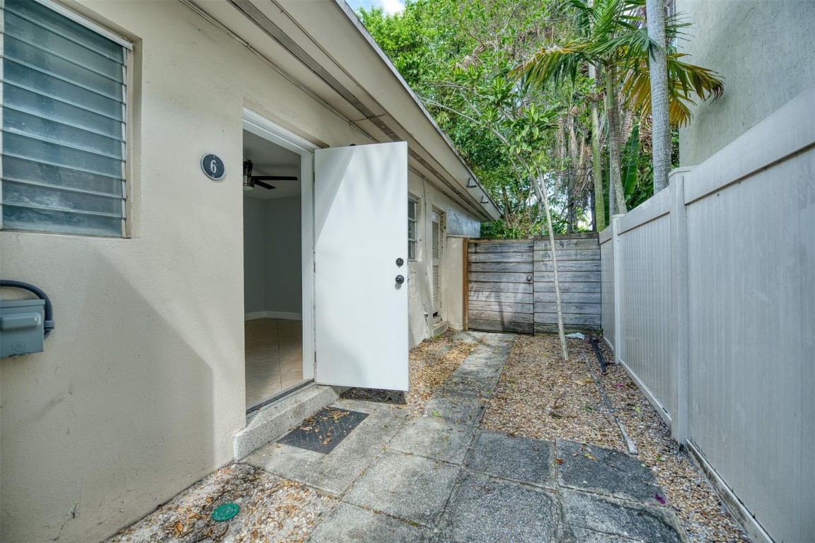 820 N Victoria Park Rd 5