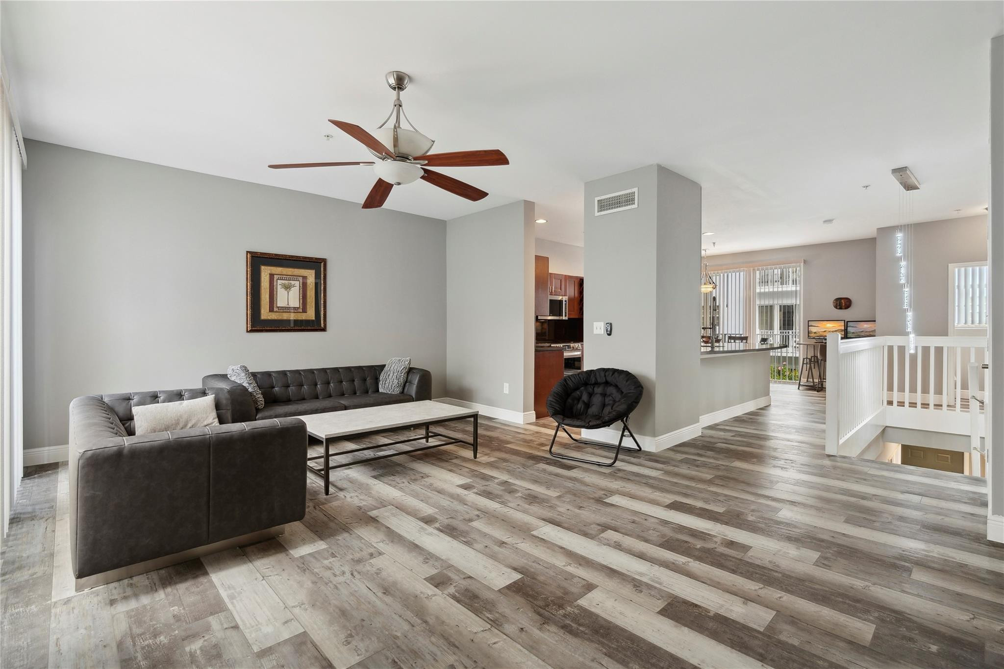 2725 NE 8th Ave 115