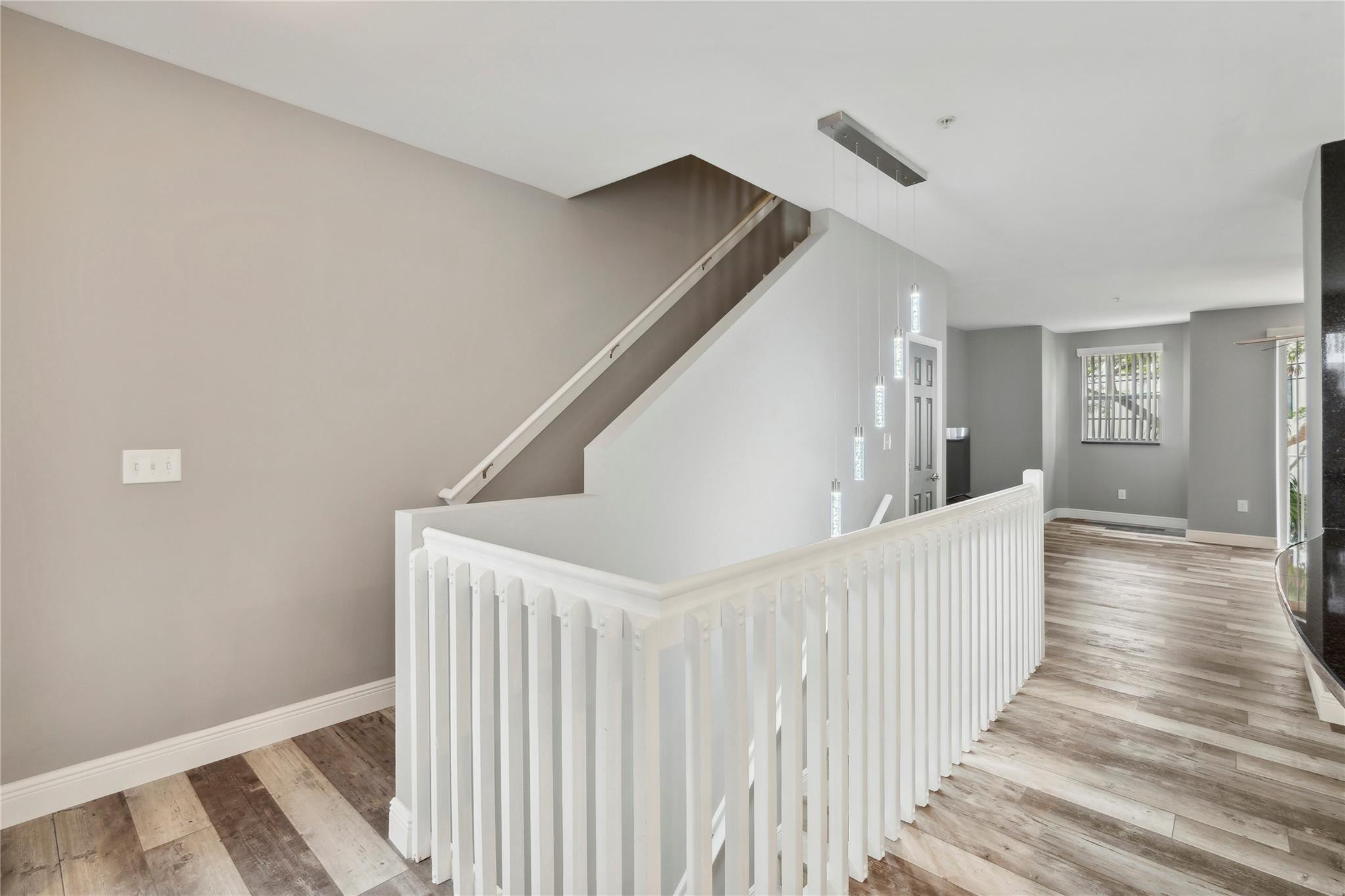 2725 NE 8th Ave 115