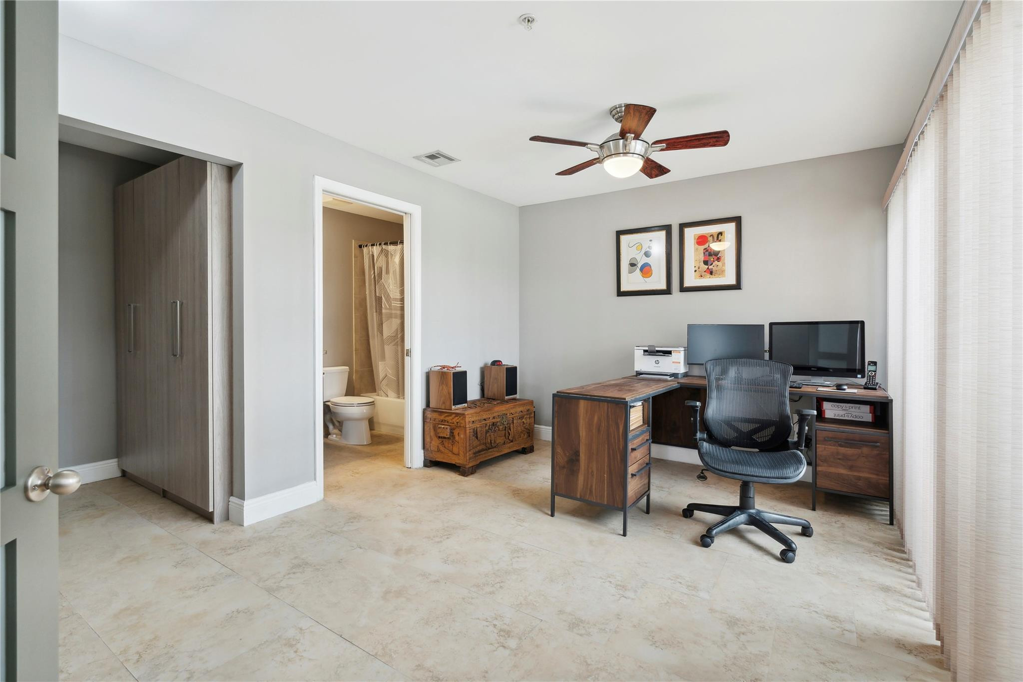 2725 NE 8th Ave 115