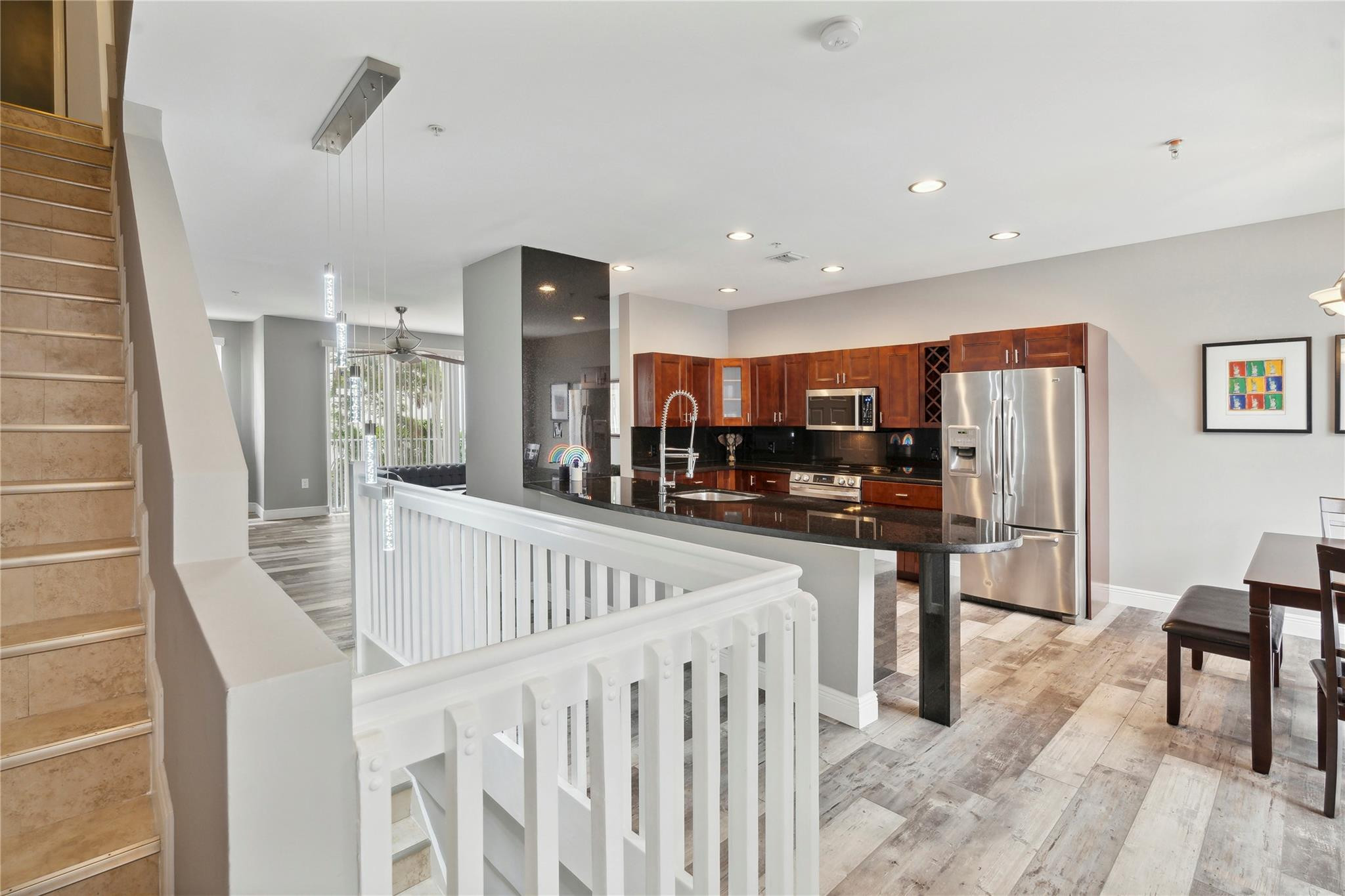 2725 NE 8th Ave 115