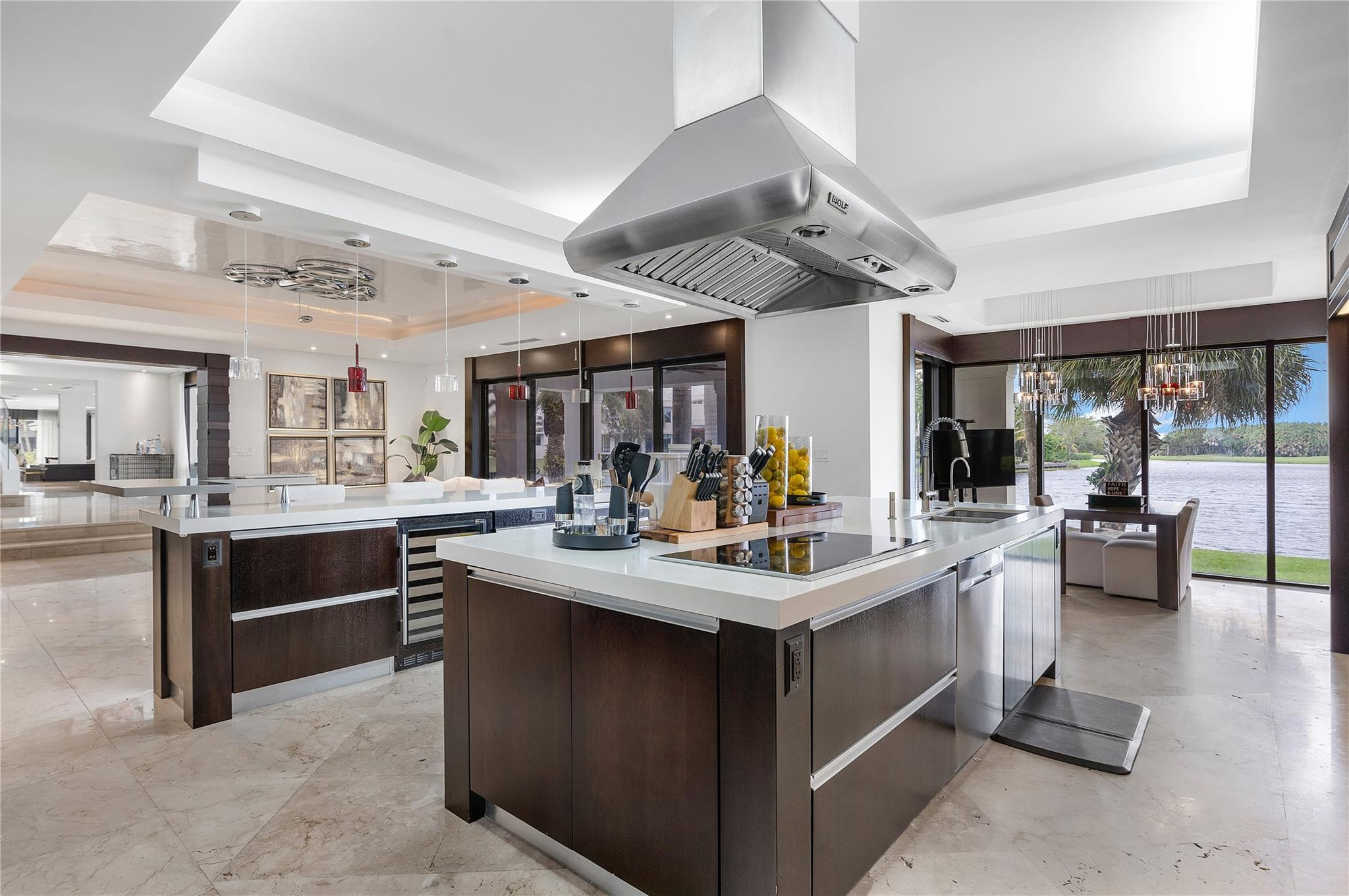 9464 NW 52nd Doral Ln