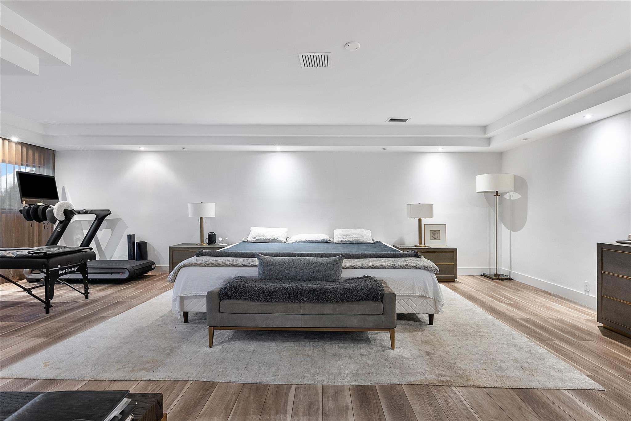 9464 NW 52nd Doral Ln