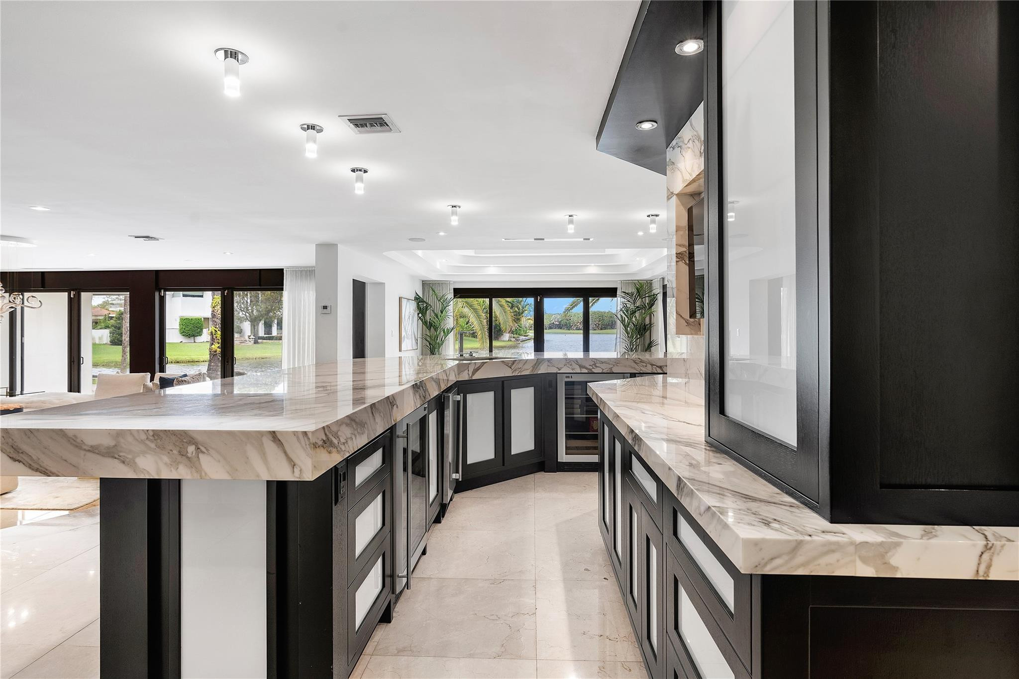 9464 NW 52nd Doral Ln