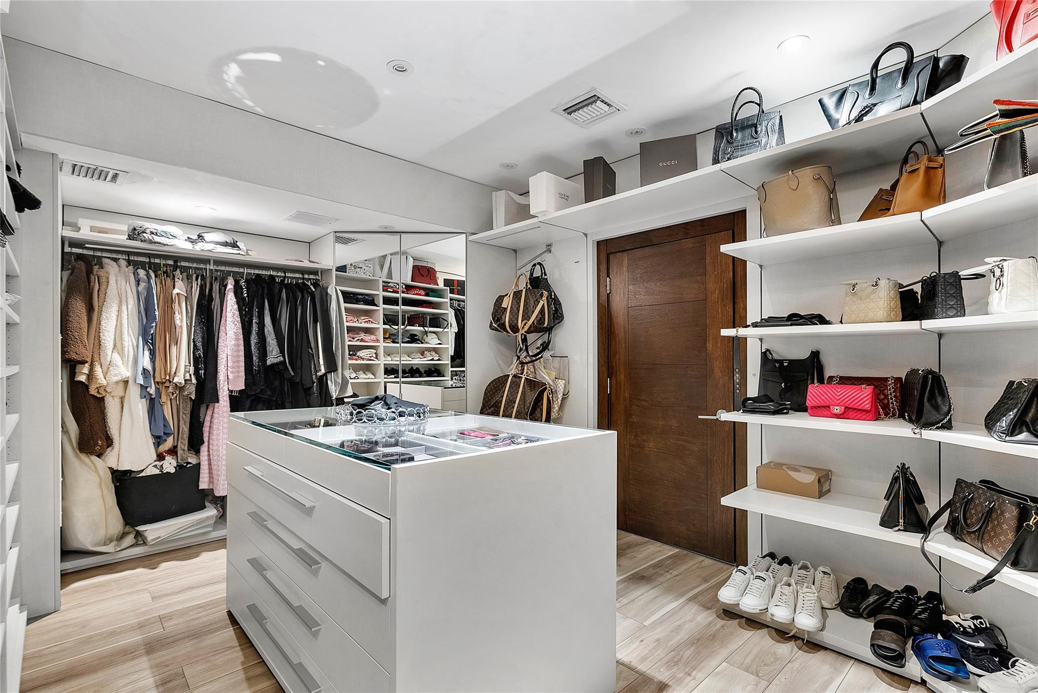 9464 NW 52nd Doral Ln