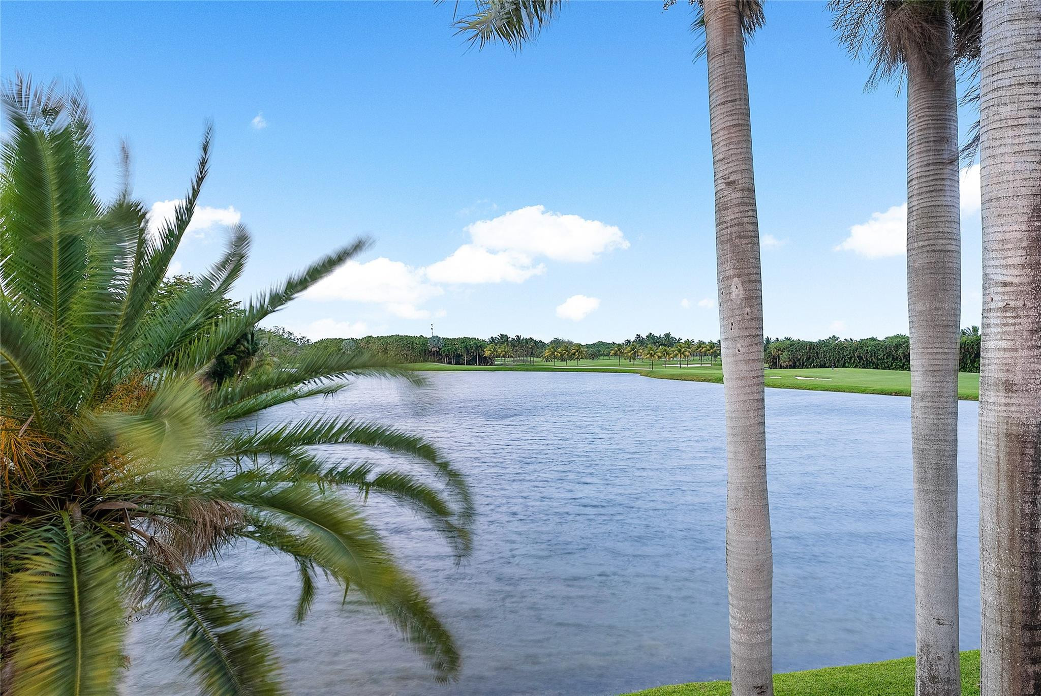 9464 NW 52nd Doral Ln