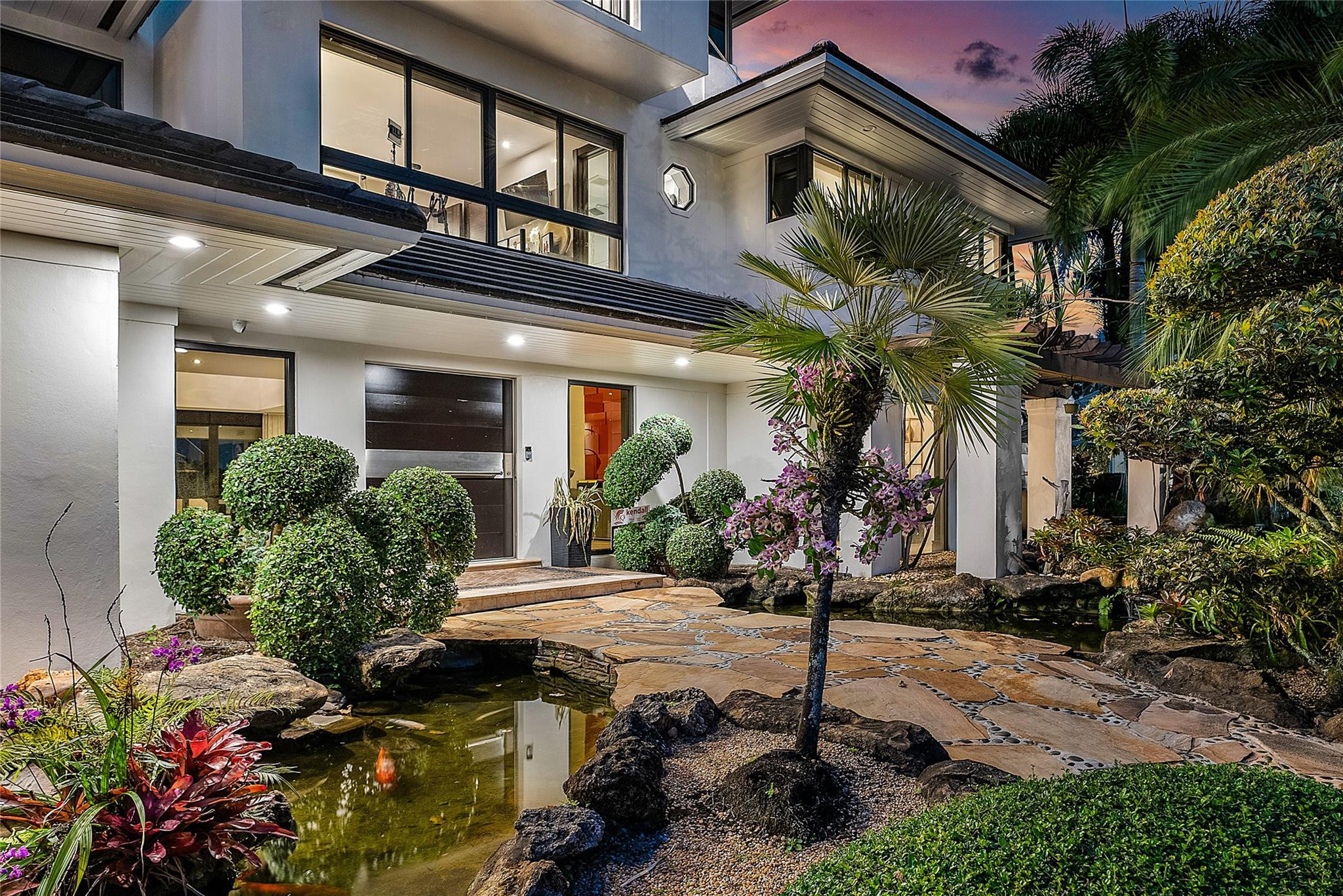 9464 NW 52nd Doral Ln