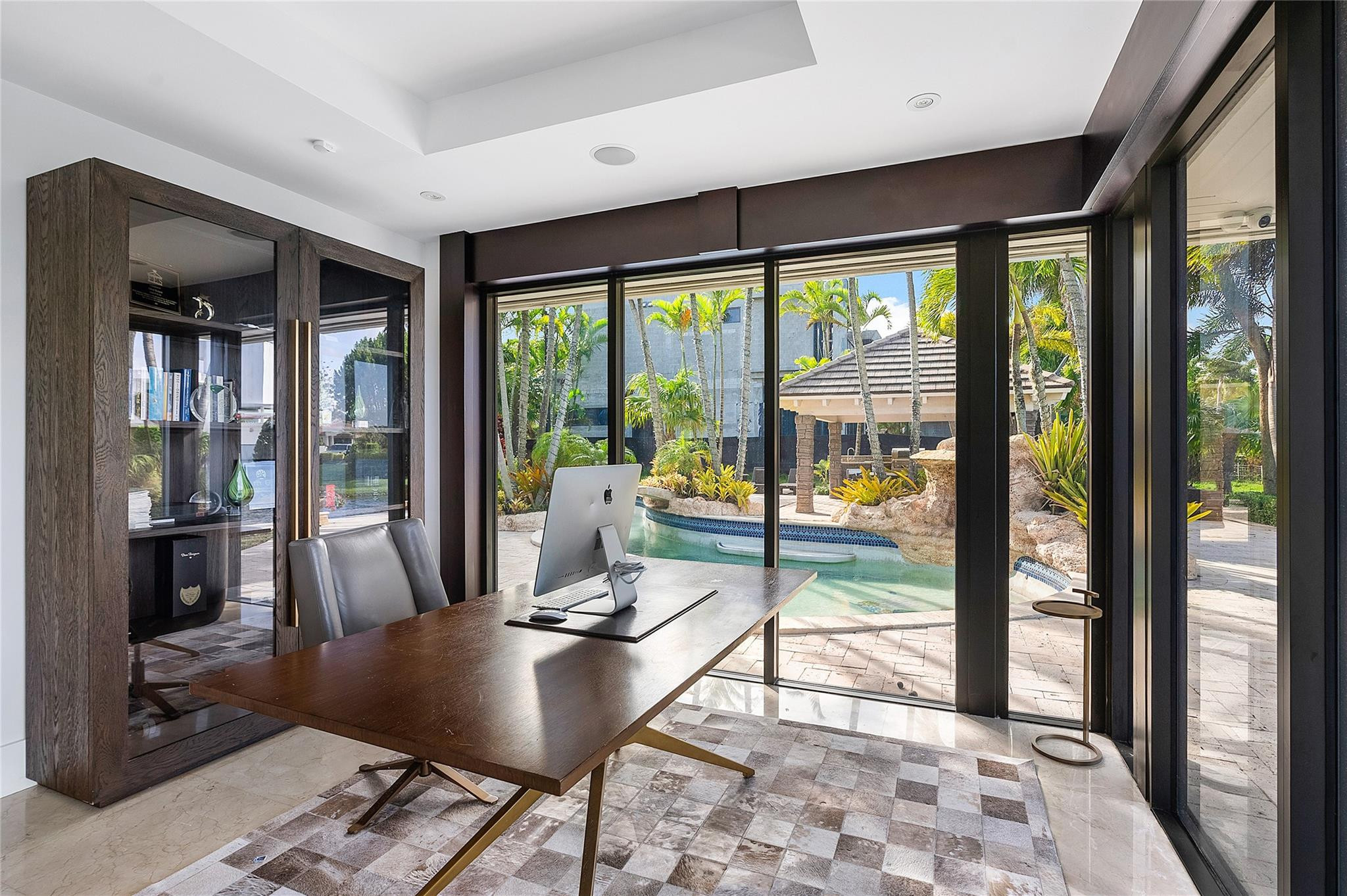 9464 NW 52nd Doral Ln