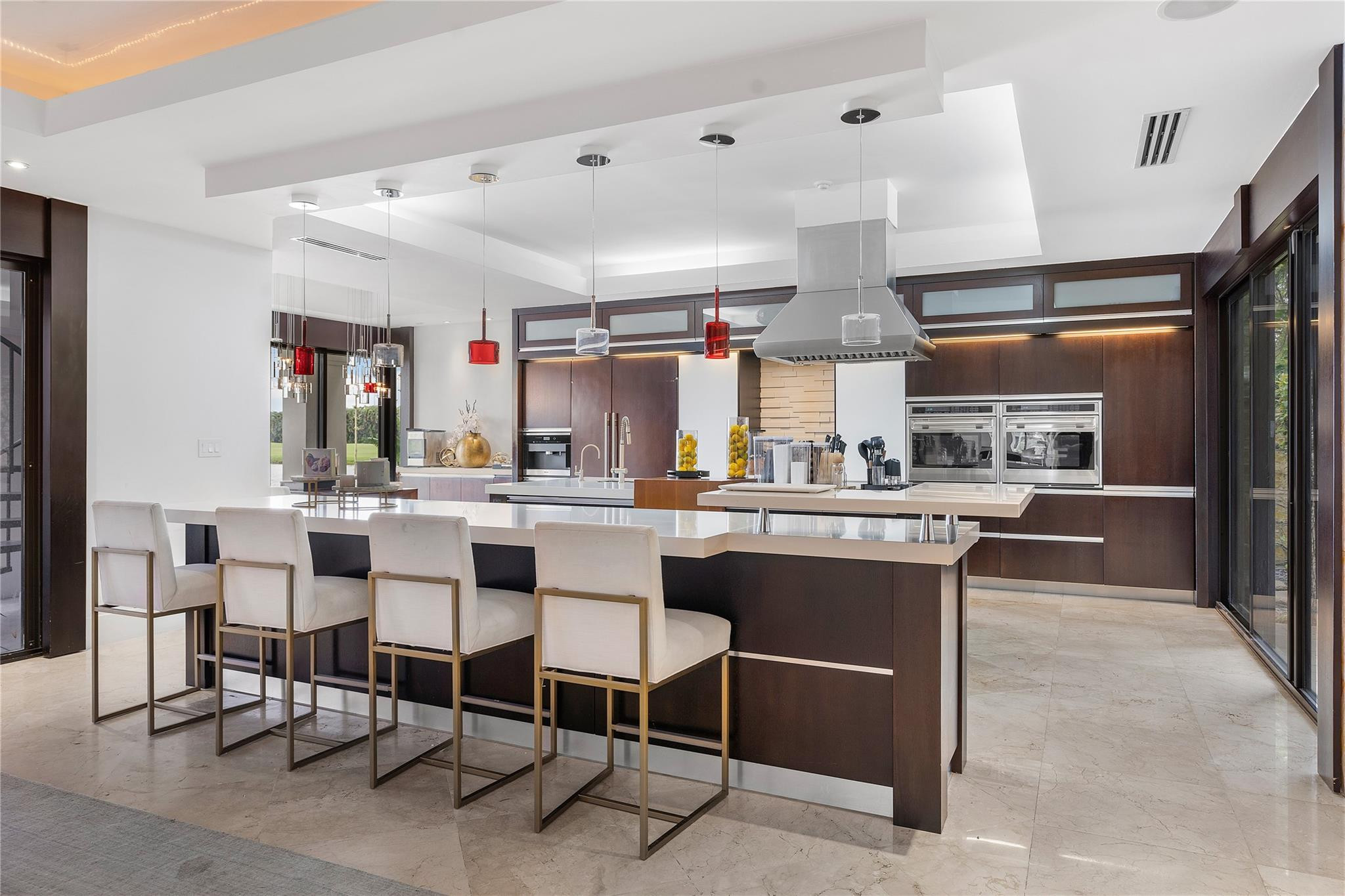 9464 NW 52nd Doral Ln