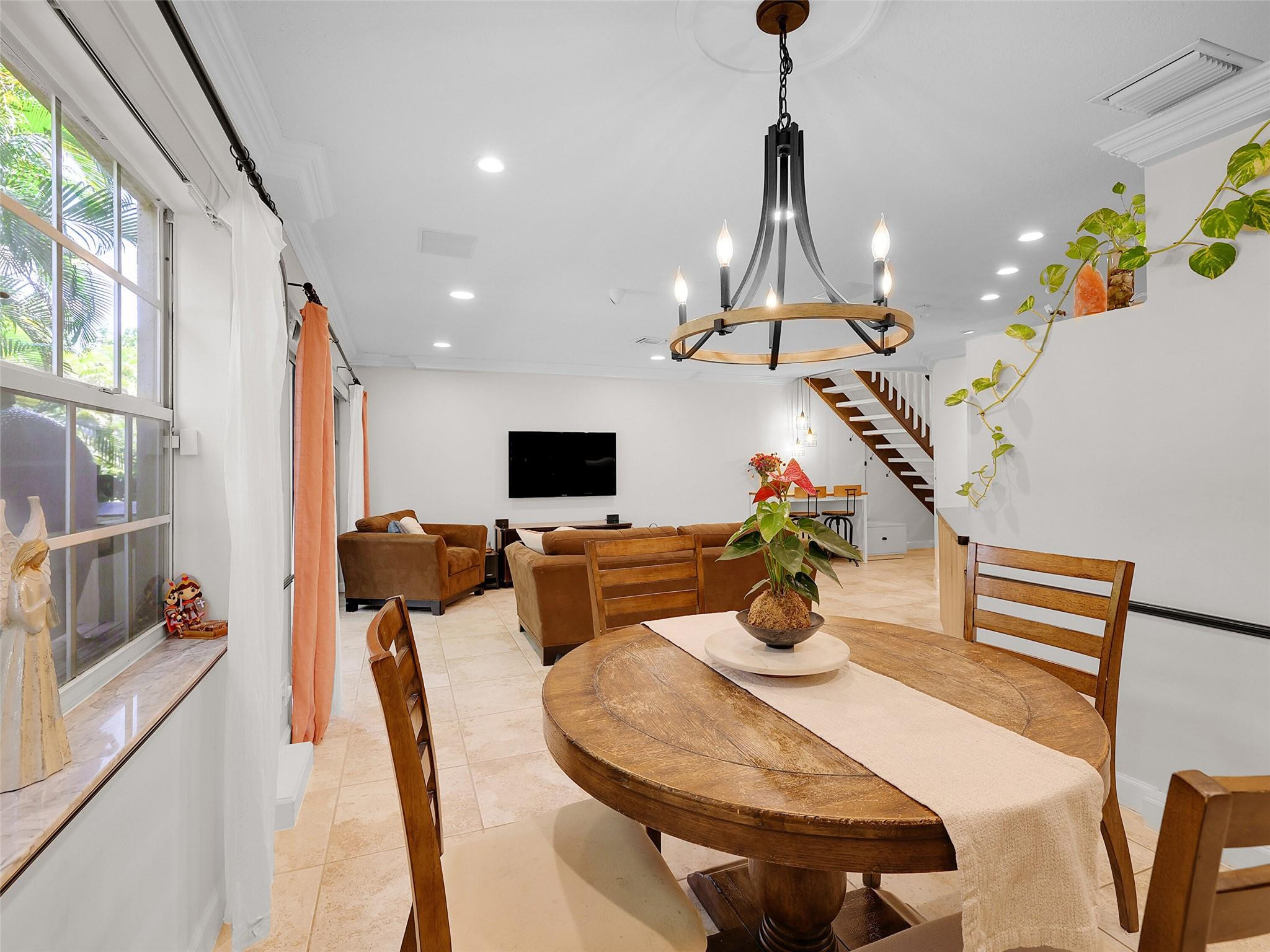 4957 Riverside Dr 1003