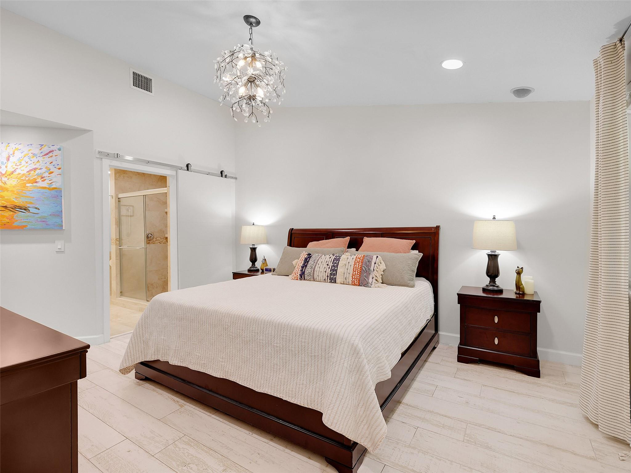 4957 Riverside Dr 1003