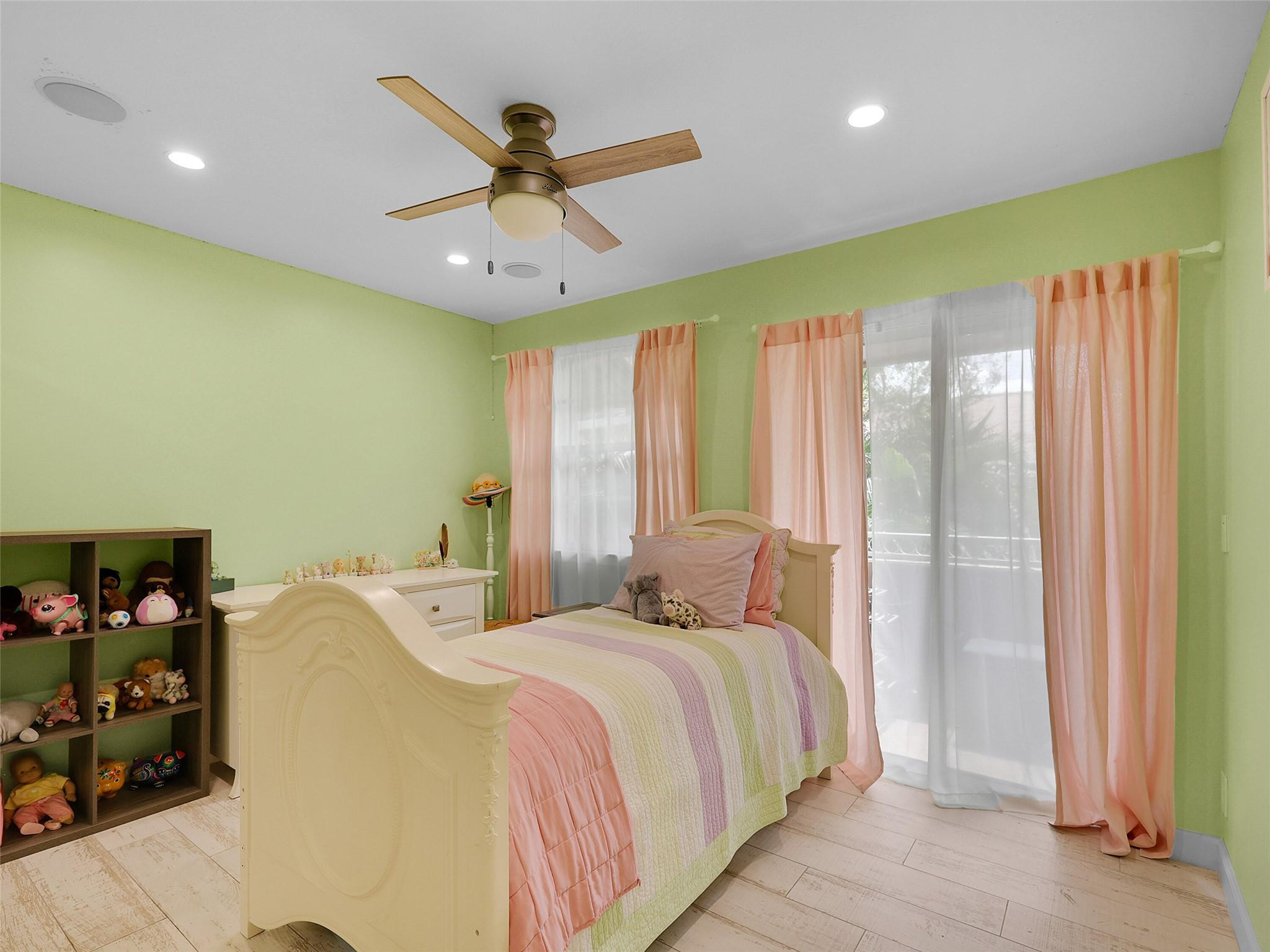 4957 Riverside Dr 1003