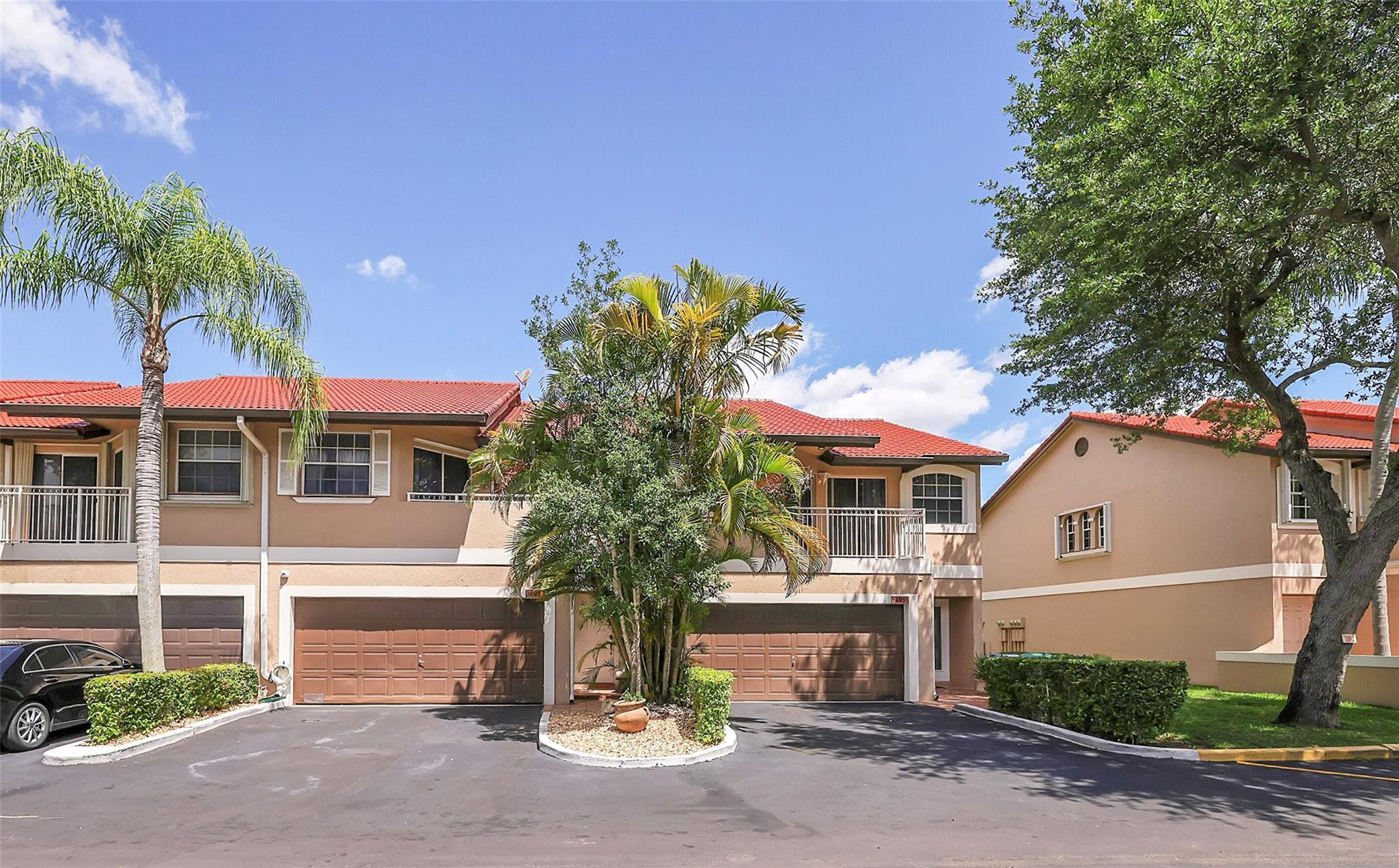 4957 Riverside Dr 1003