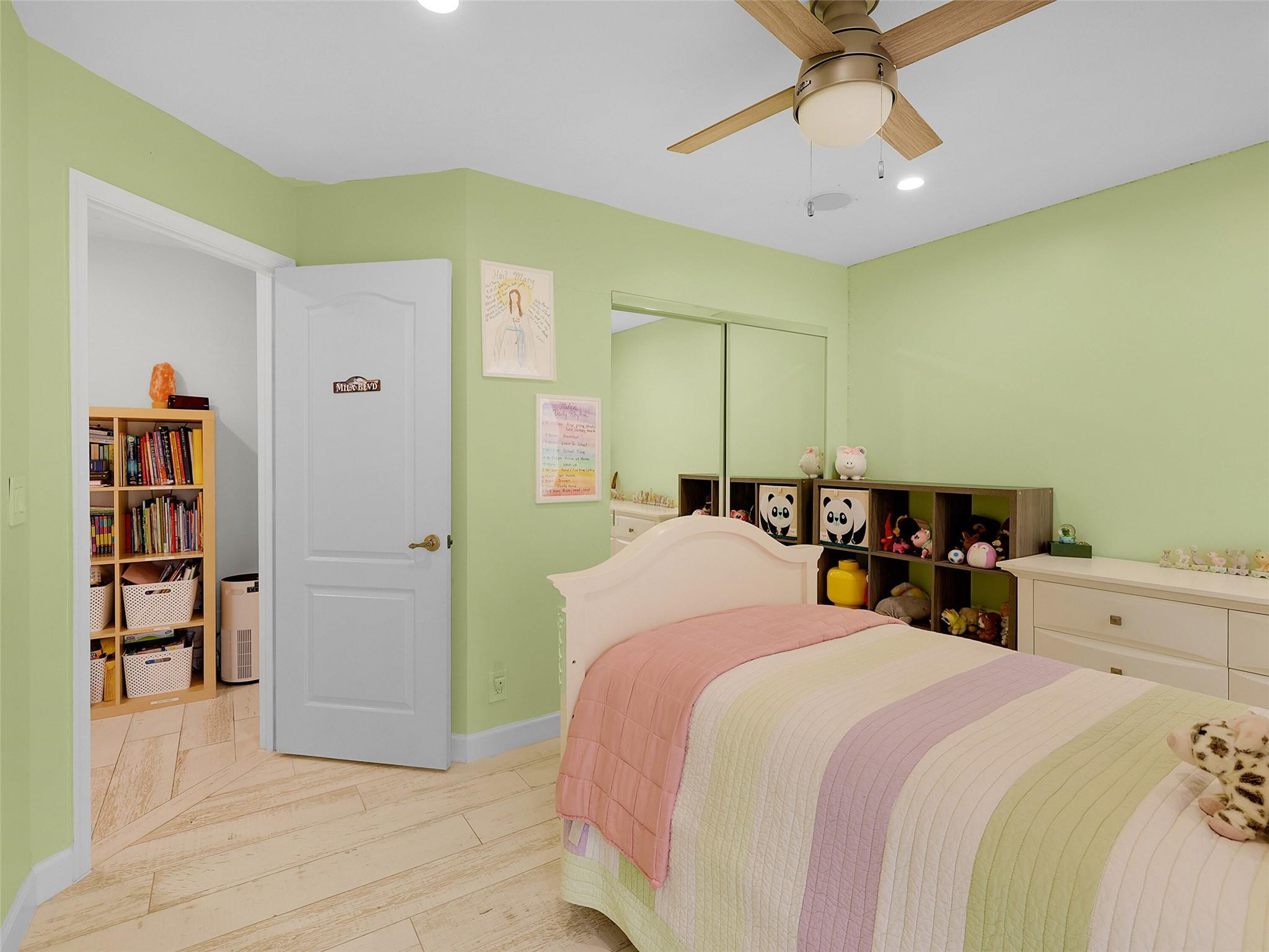 4957 Riverside Dr 1003