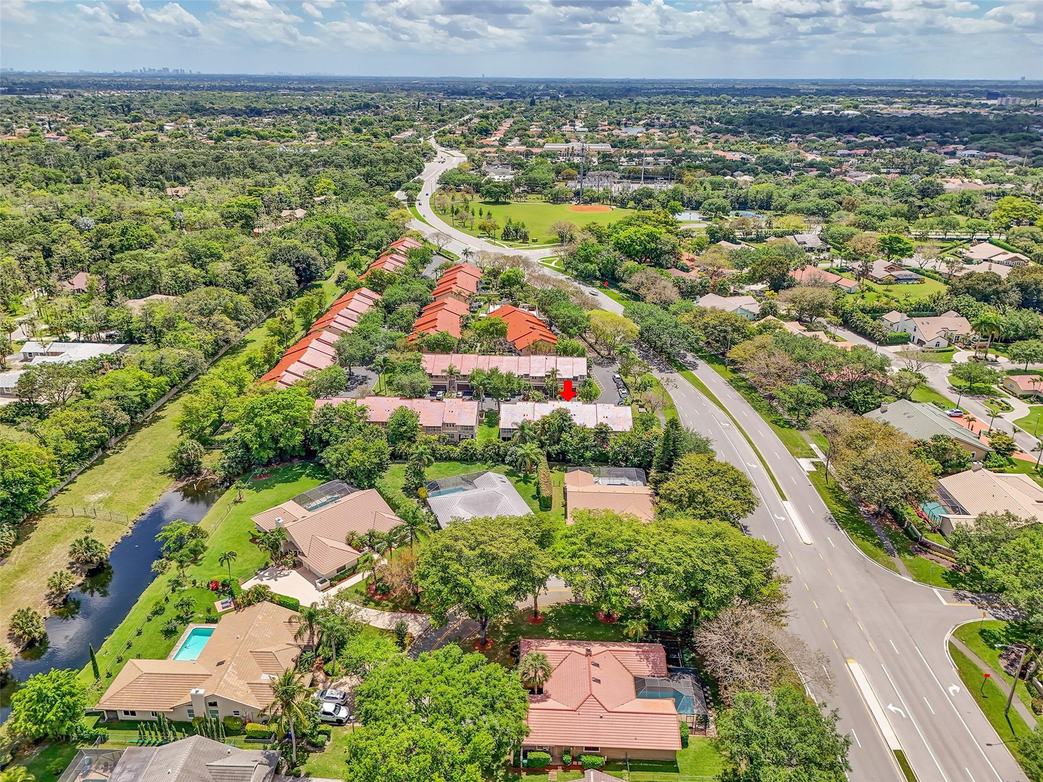 4957 Riverside Dr 1003