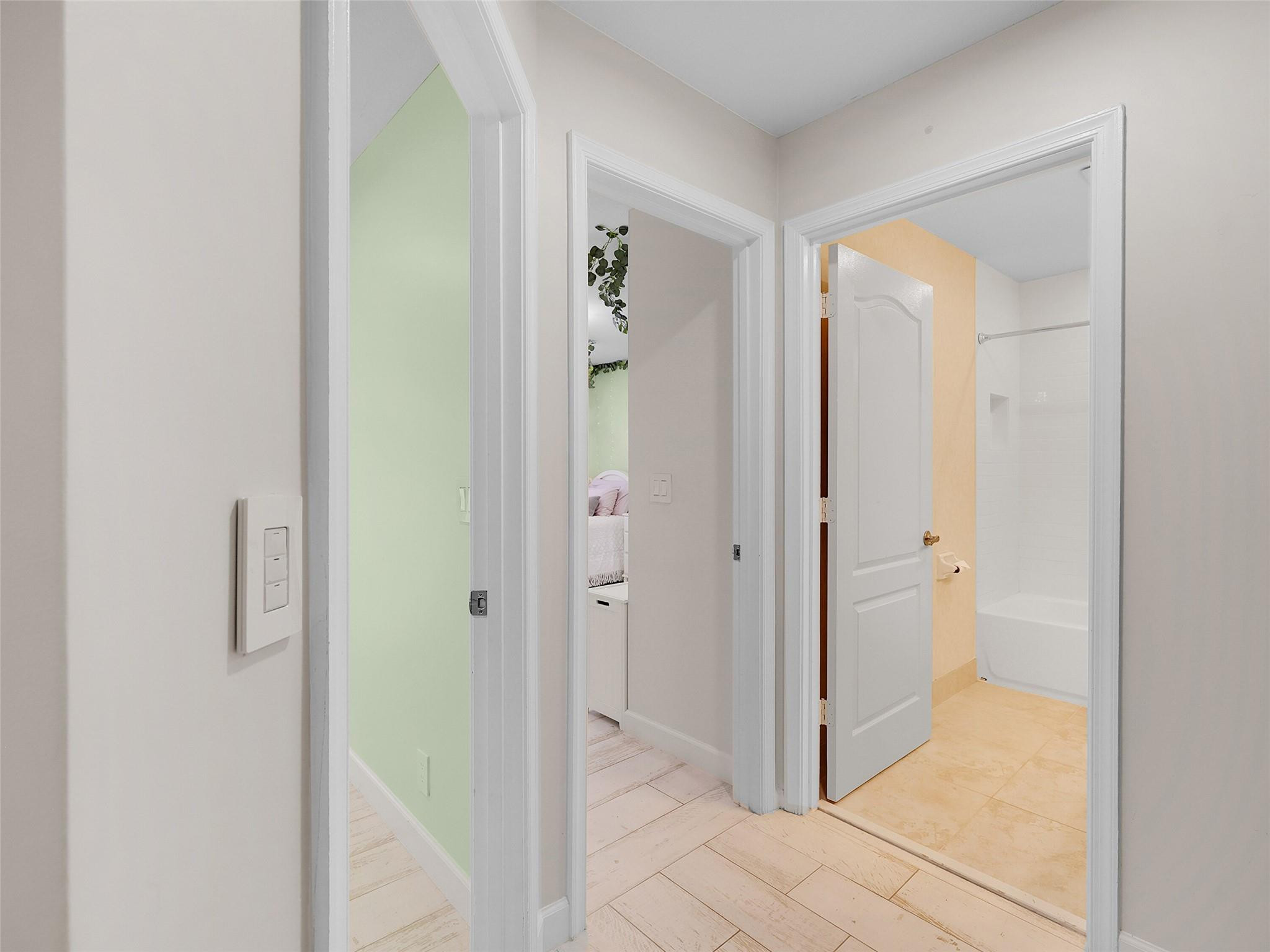 4957 Riverside Dr 1003