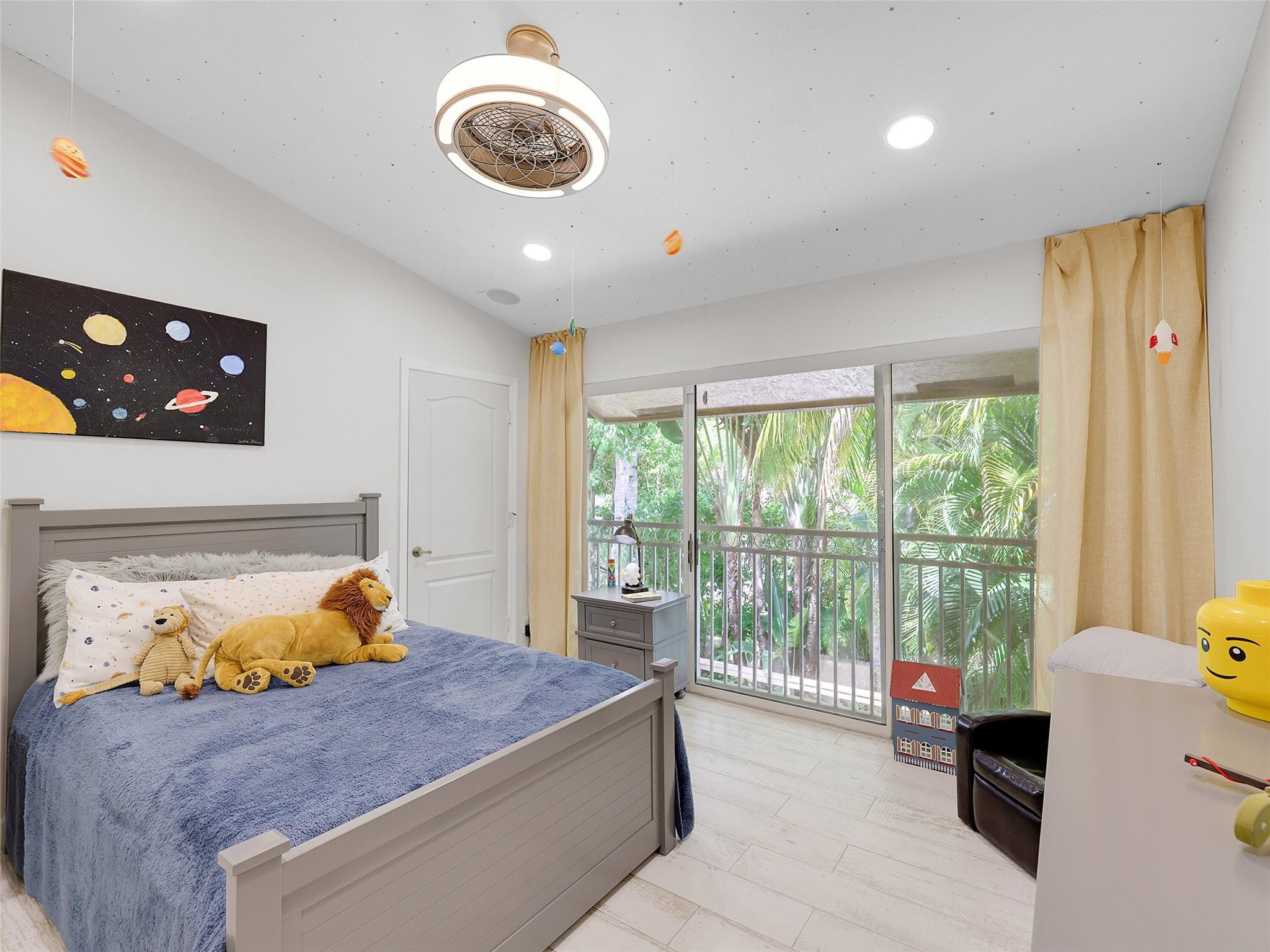 4957 Riverside Dr 1003