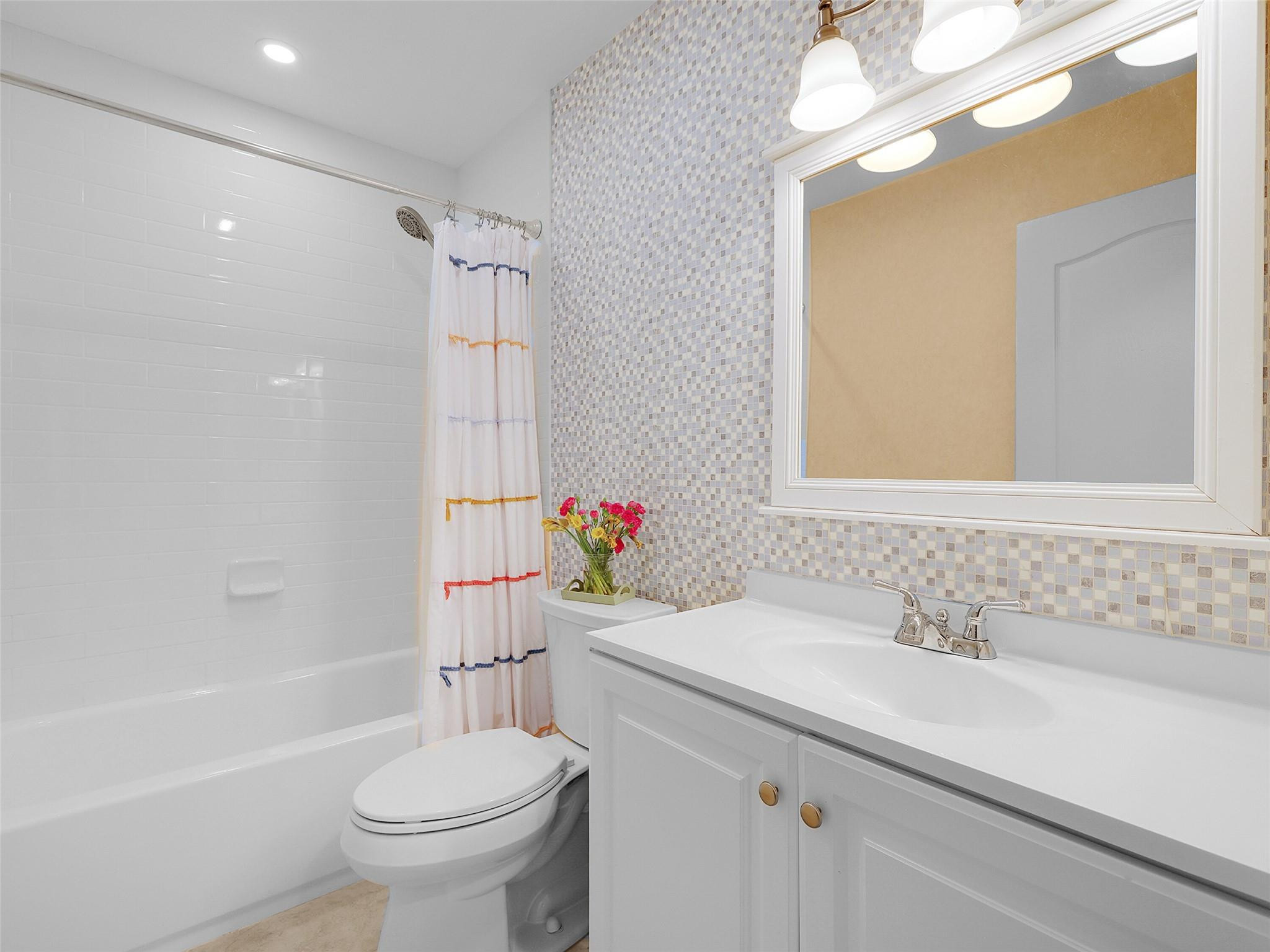 4957 Riverside Dr 1003