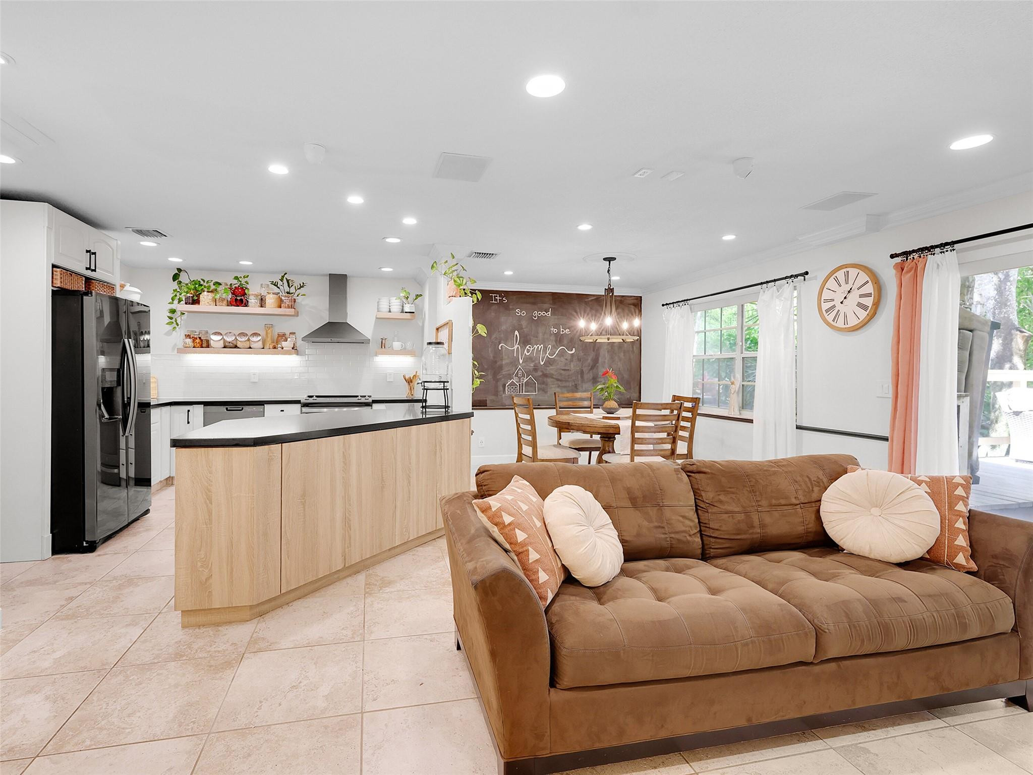 4957 Riverside Dr 1003