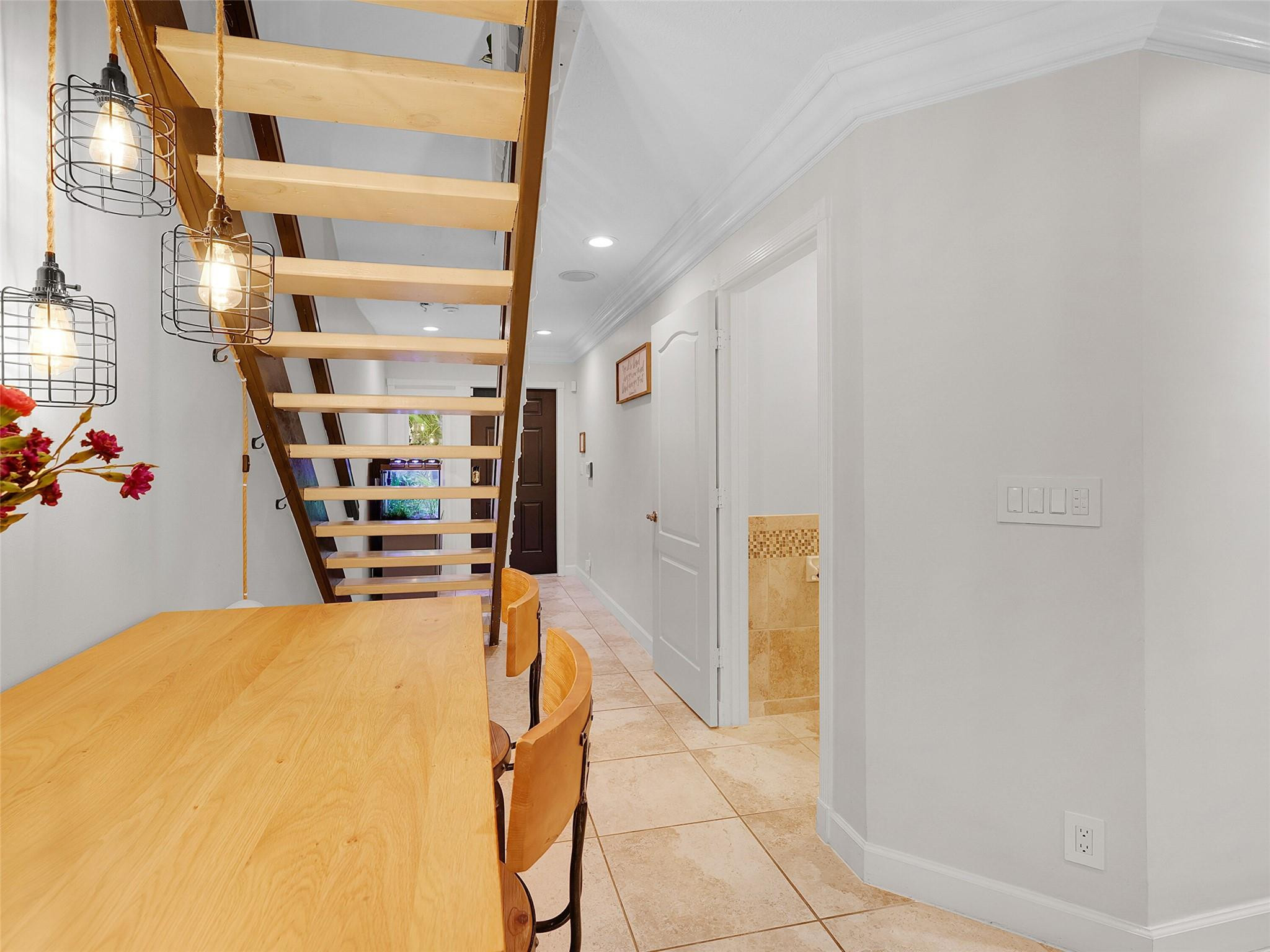 4957 Riverside Dr 1003