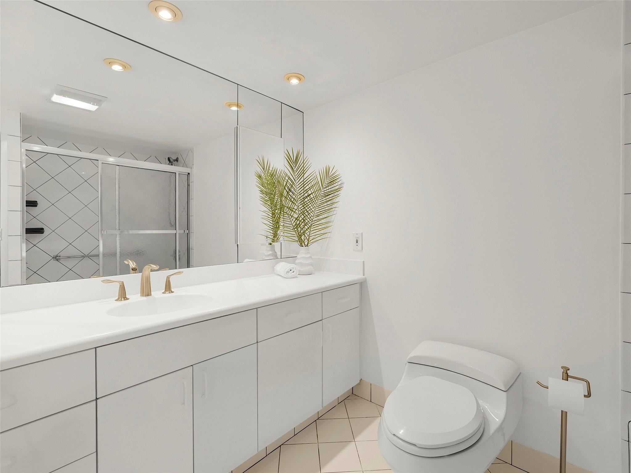 1200 S Ocean Blvd 5E