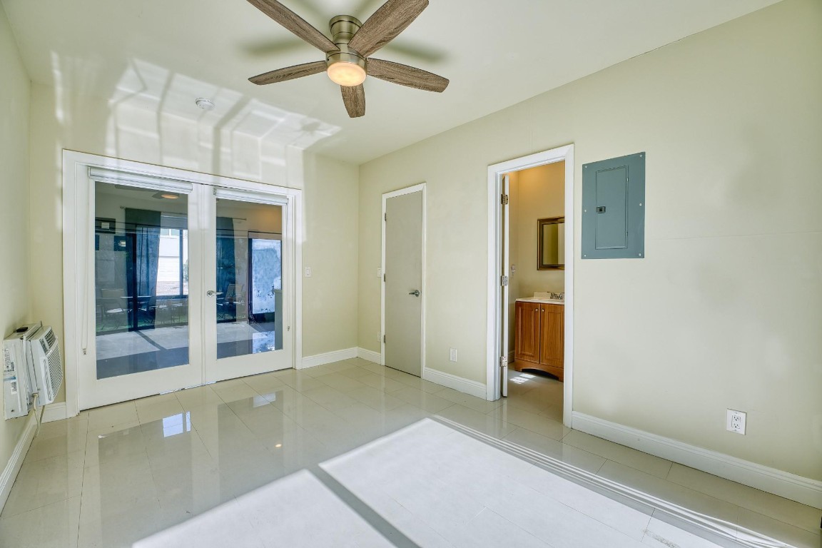 207 SE 10th Terrace 3