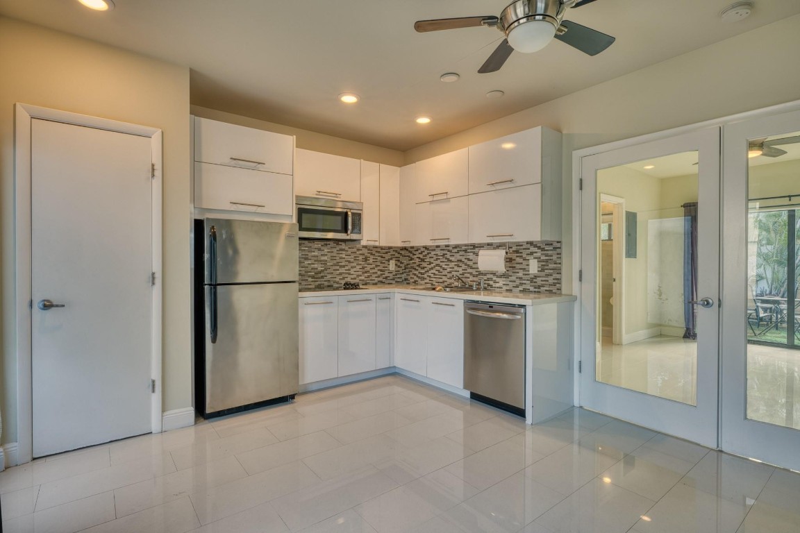 207 SE 10th Terrace 3