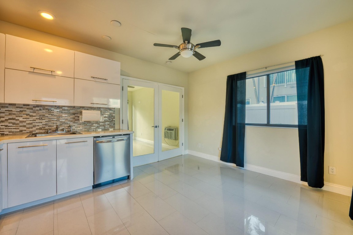 207 SE 10th Terrace 3